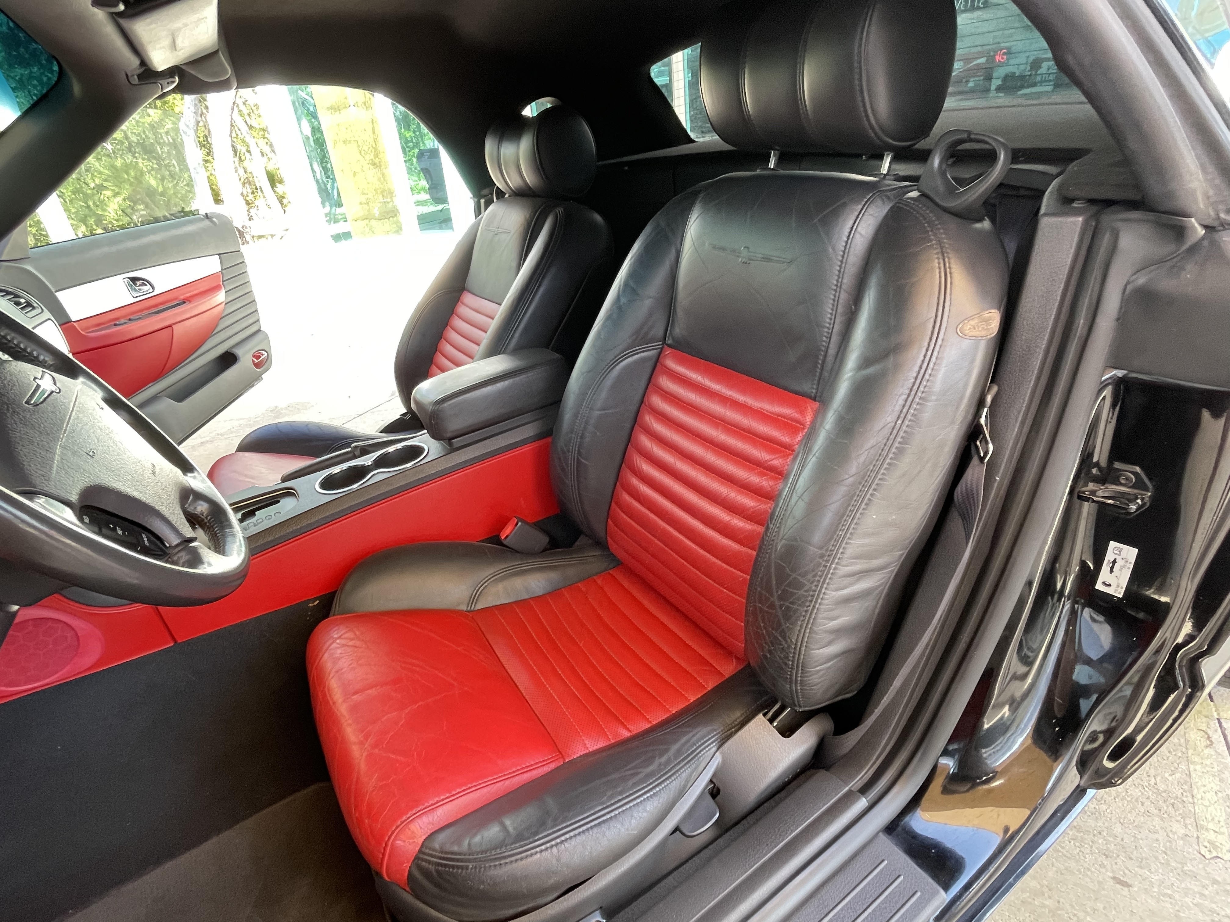 Vehicle photo 35