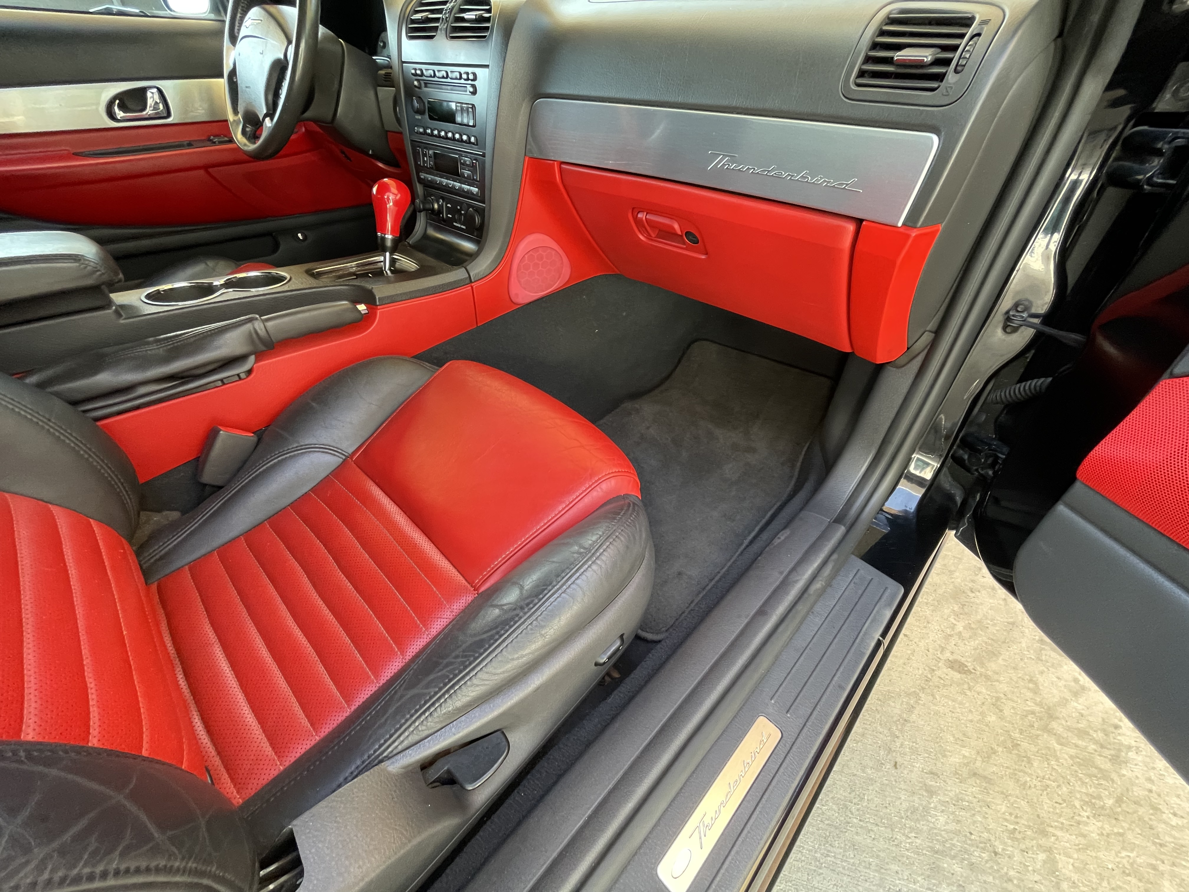 Vehicle photo 33