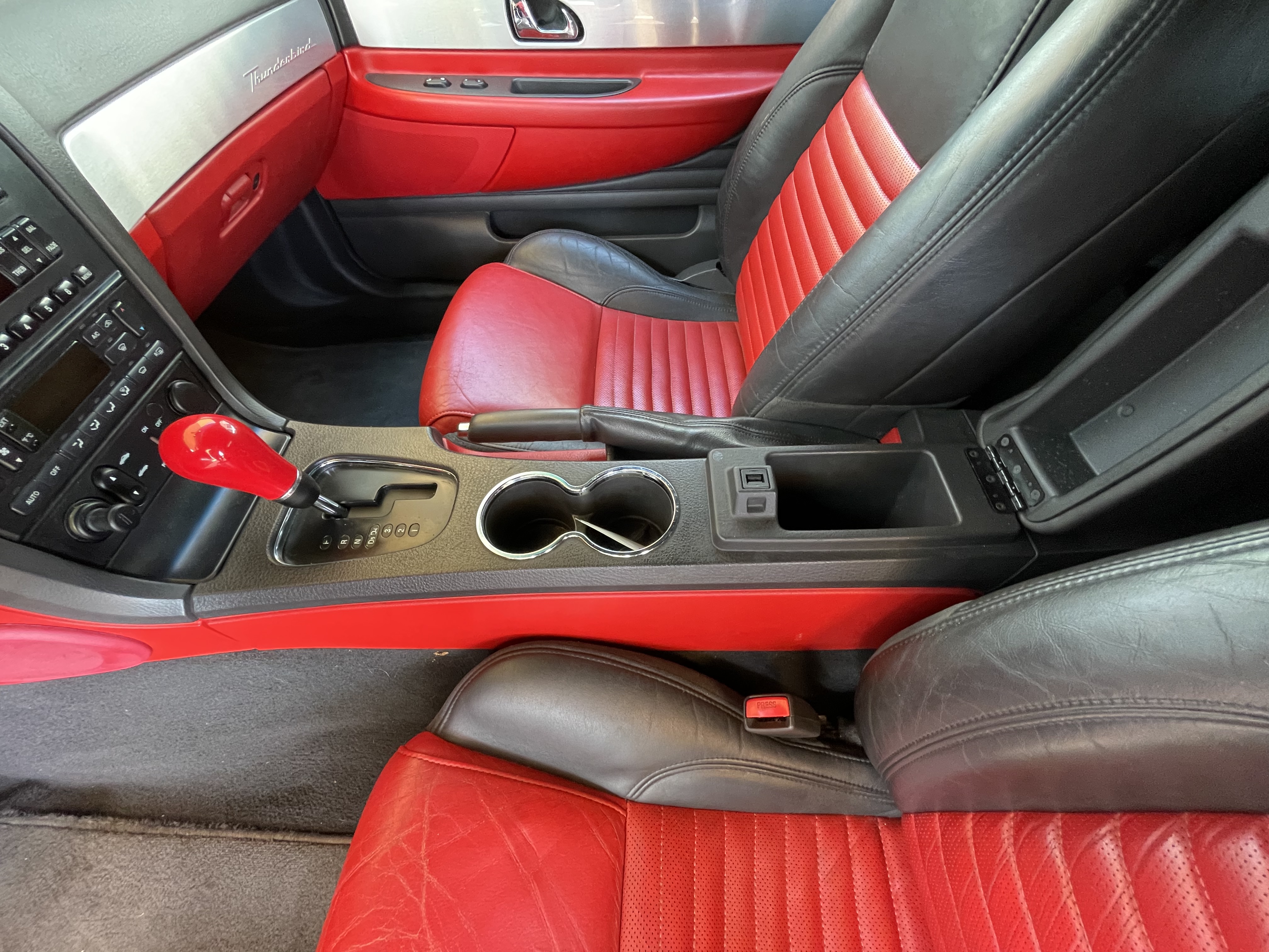 Vehicle photo 26