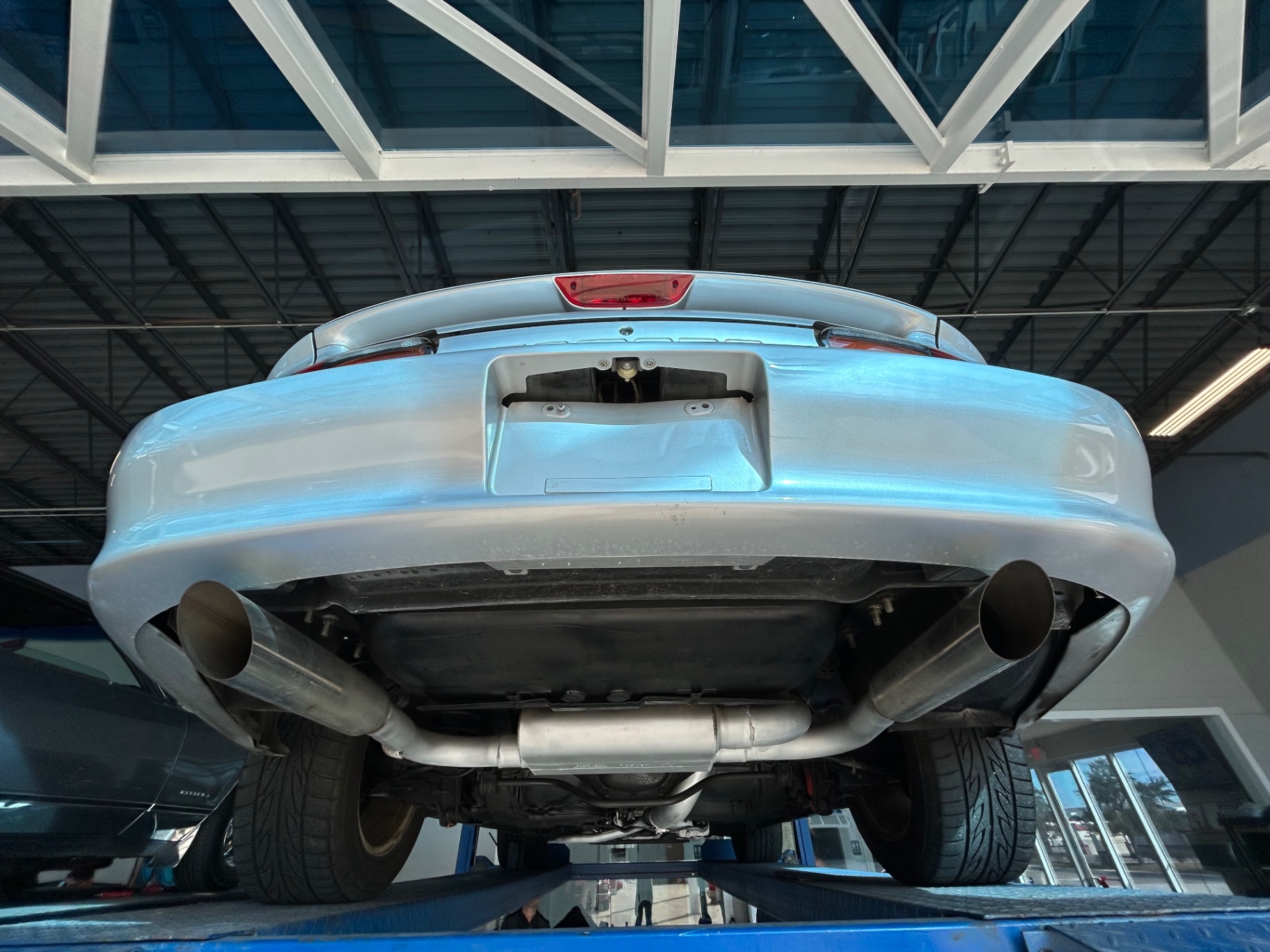 Vehicle photo 27