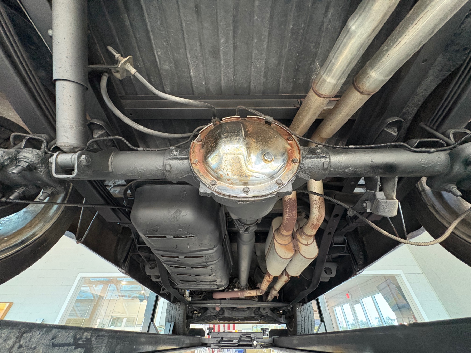 Vehicle photo 37
