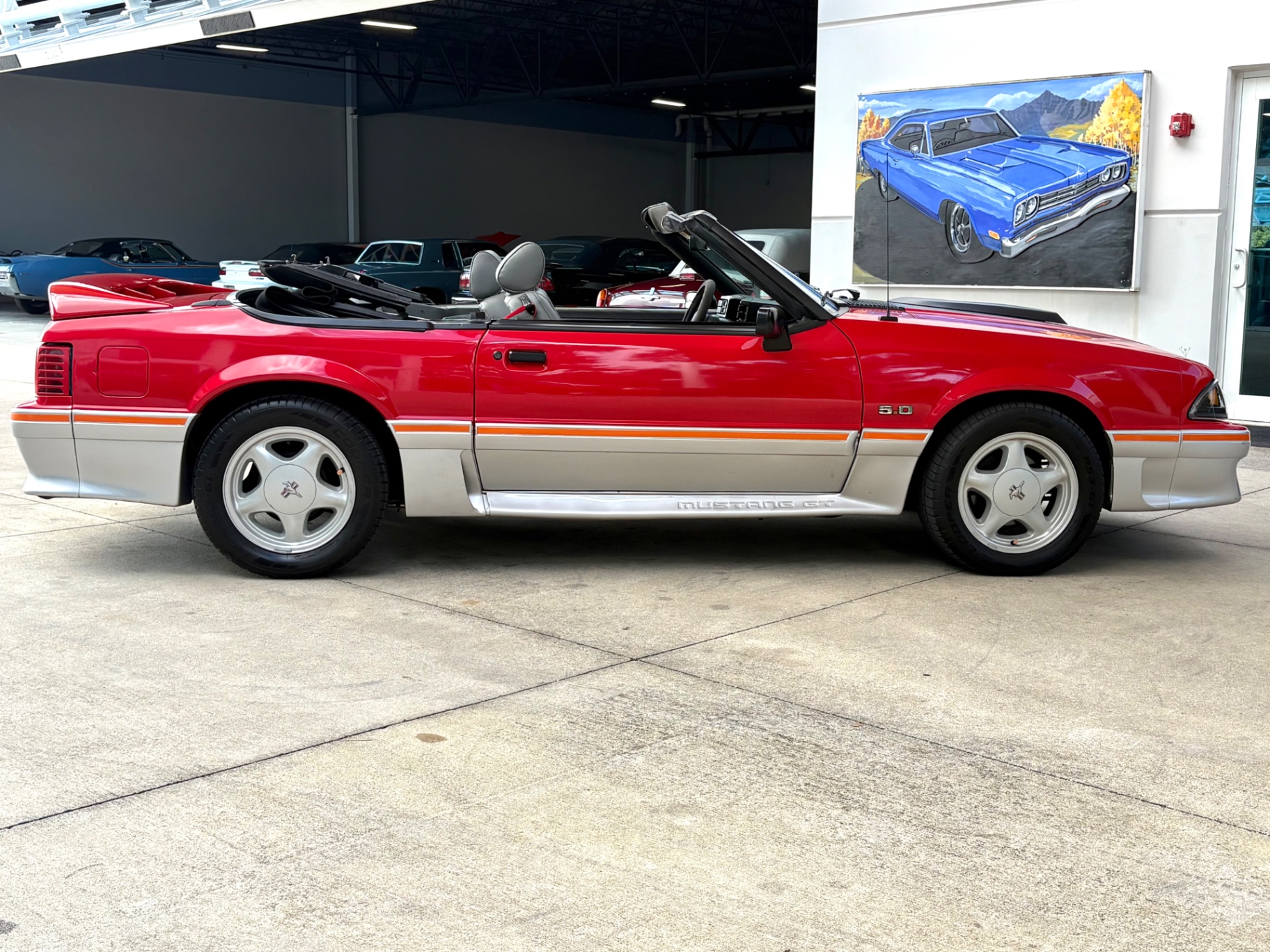 Vehicle photo 5