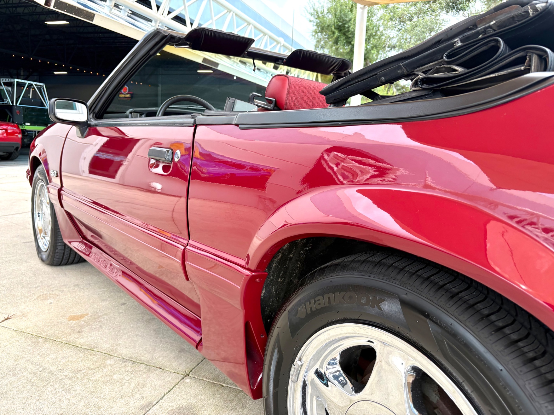 Vehicle photo 13