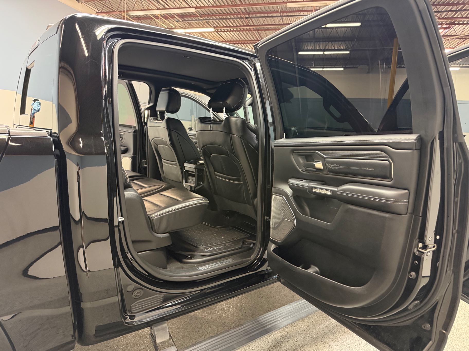 Vehicle photo 47