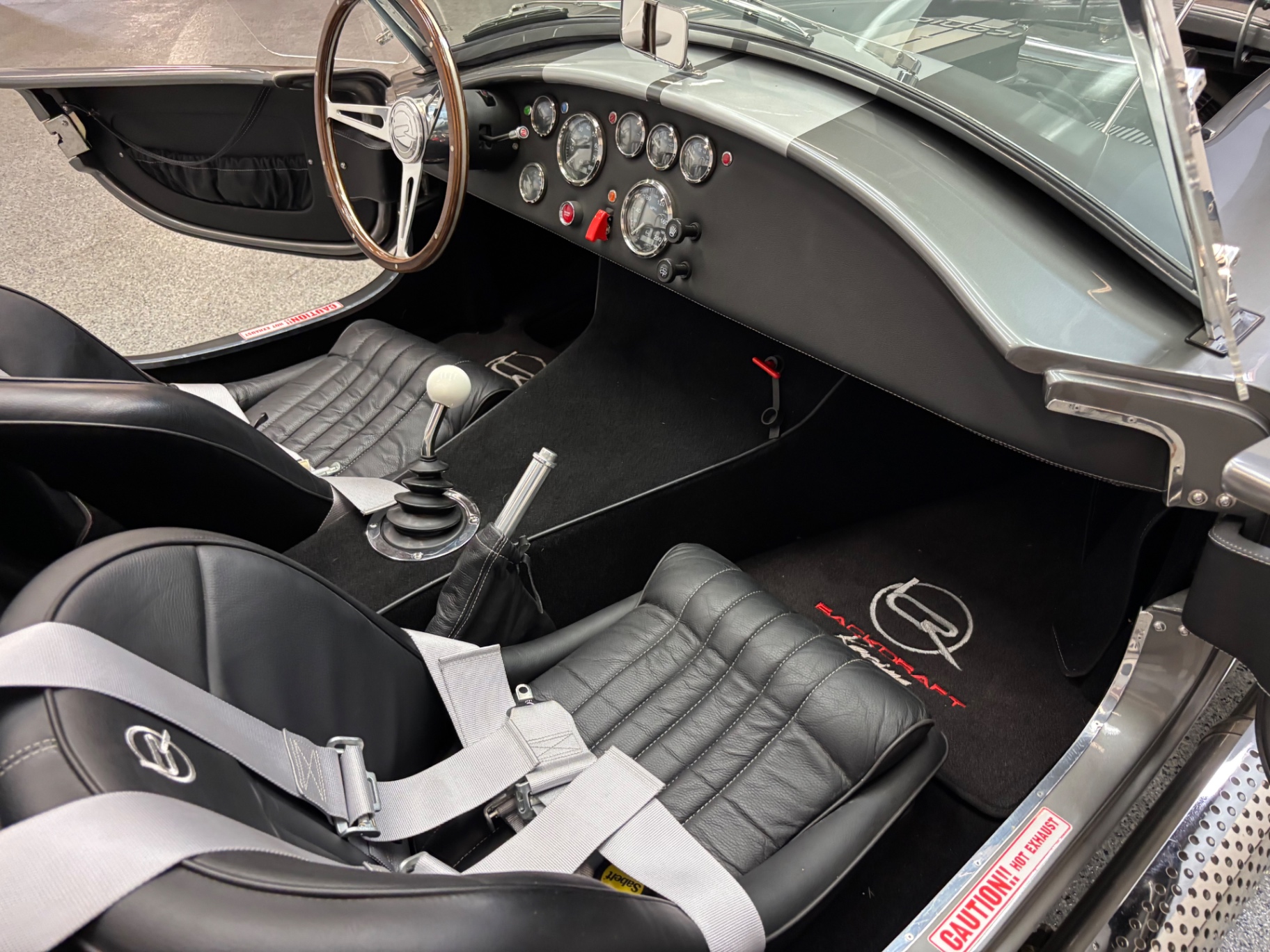 Vehicle photo 35