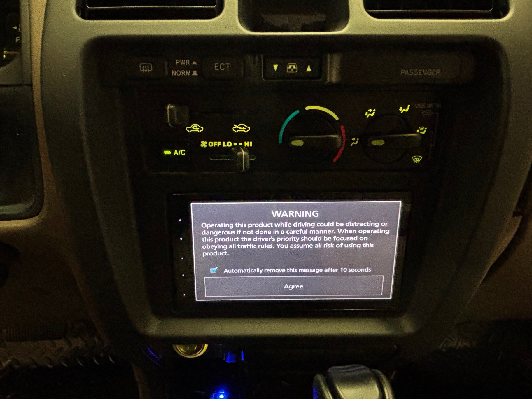 Vehicle photo 23