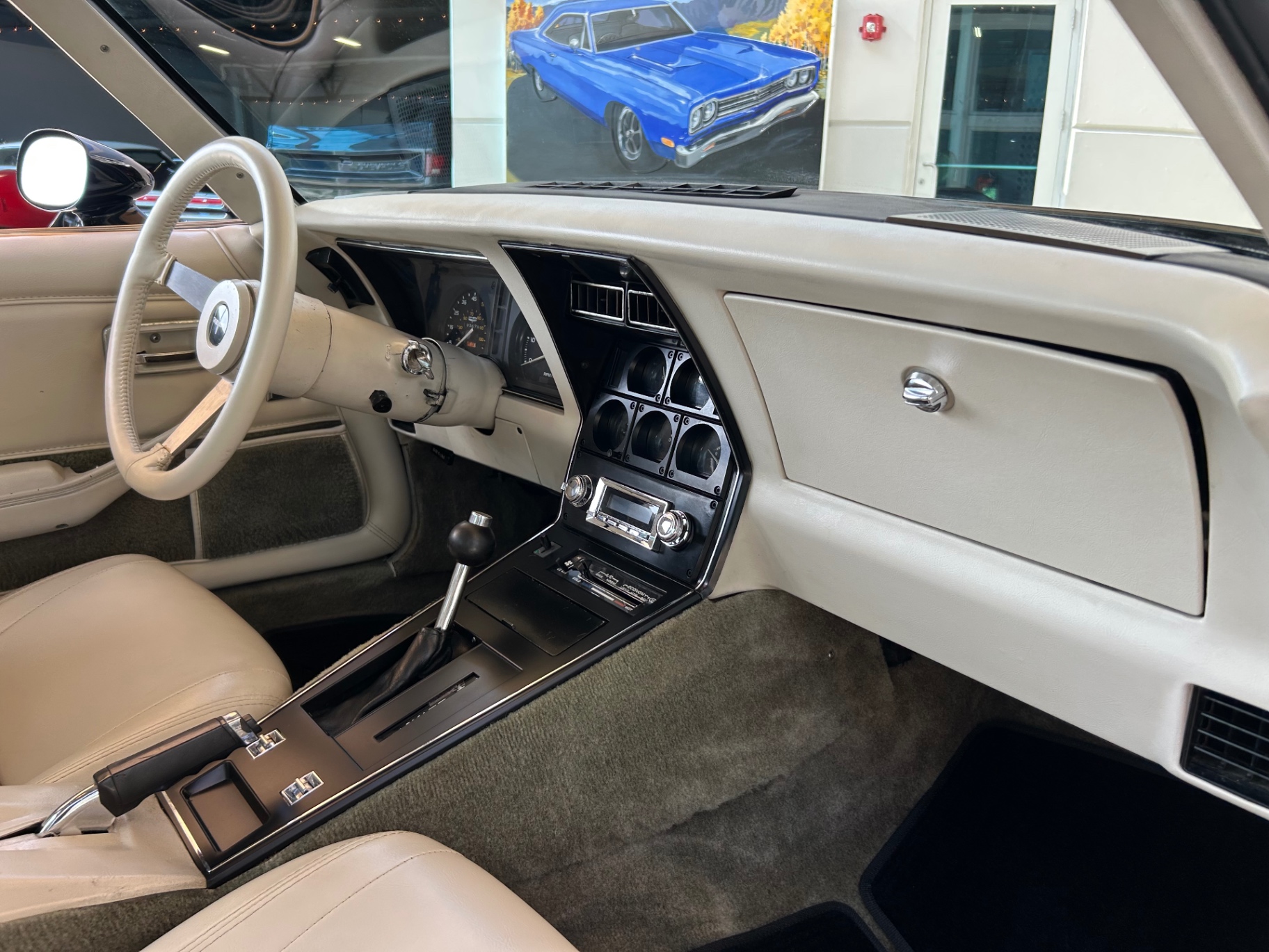 Vehicle photo 37