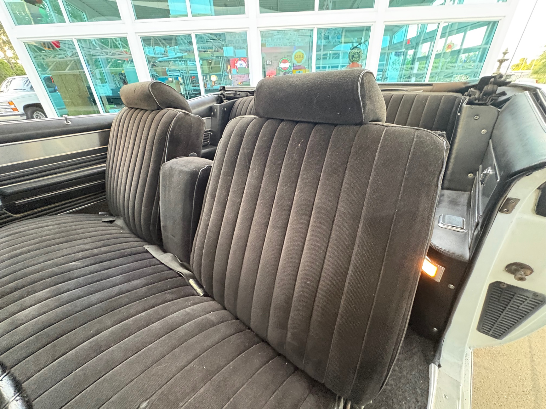 Vehicle photo 36