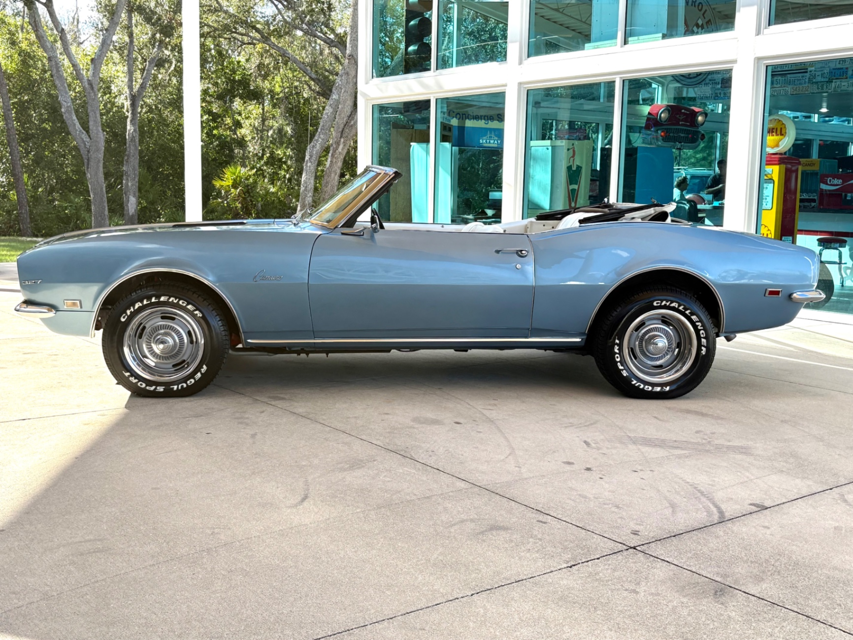 Vehicle photo 10