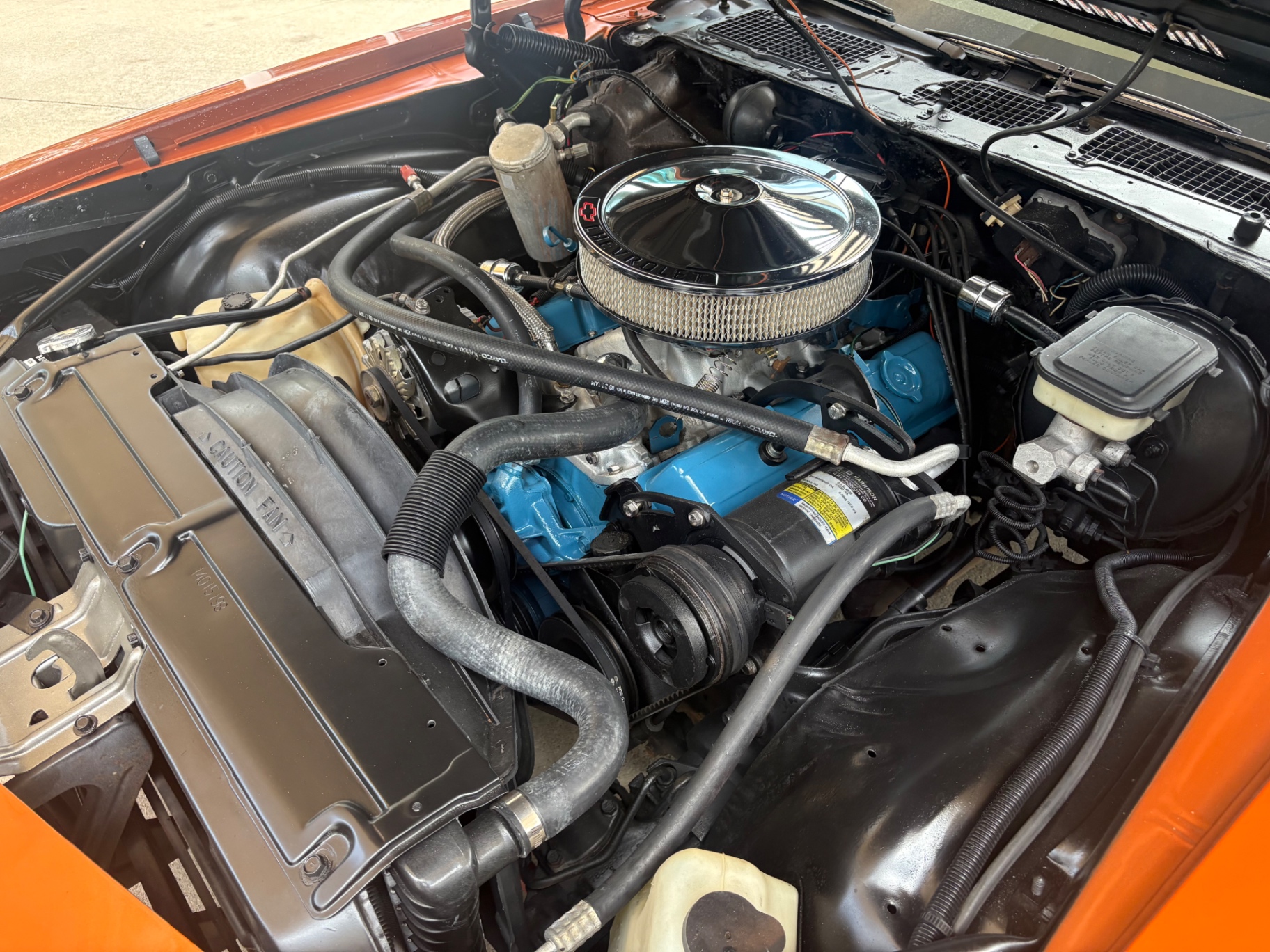 Vehicle photo 28