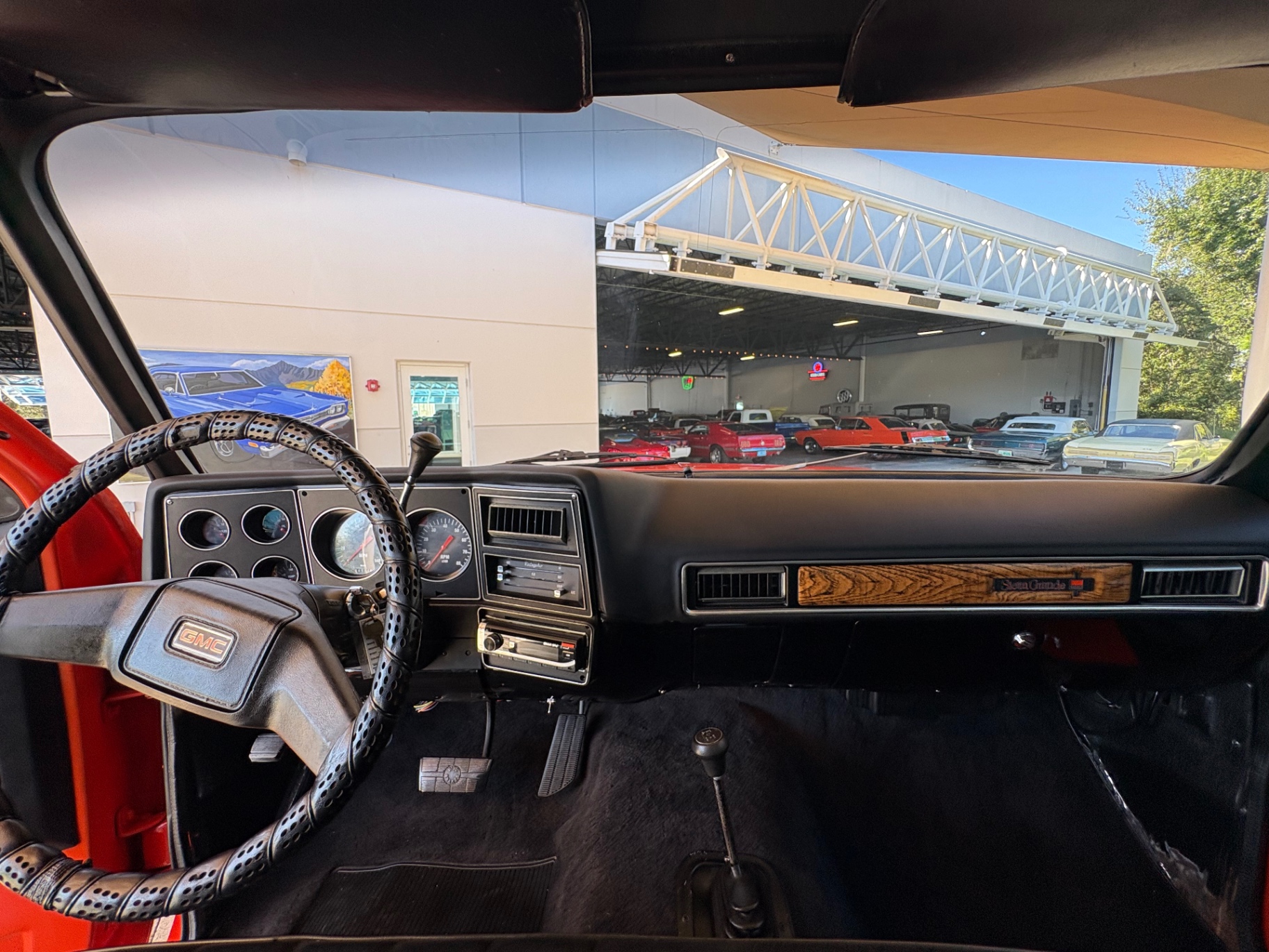 Vehicle photo 40