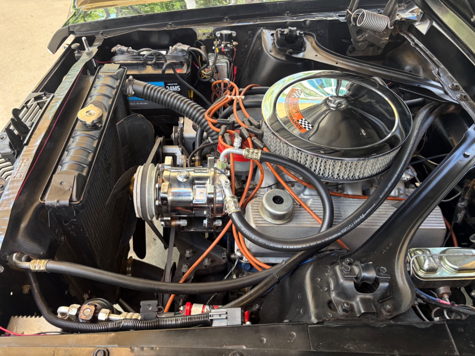 Vehicle photo 29