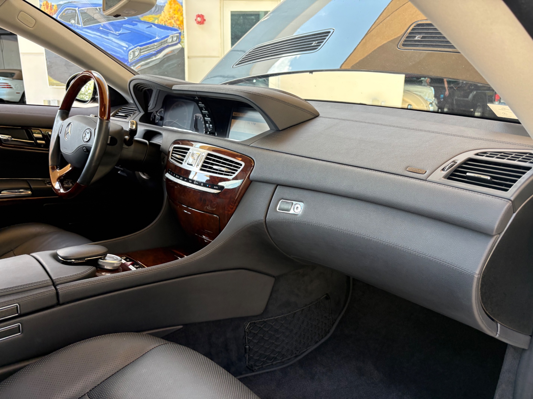Vehicle photo 36