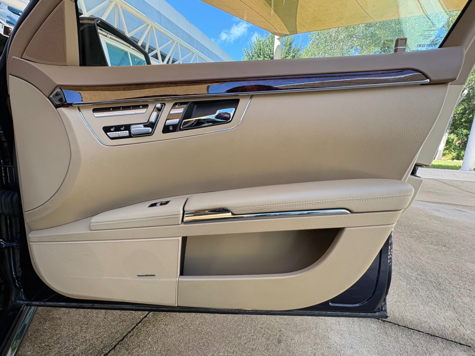 Vehicle photo 42