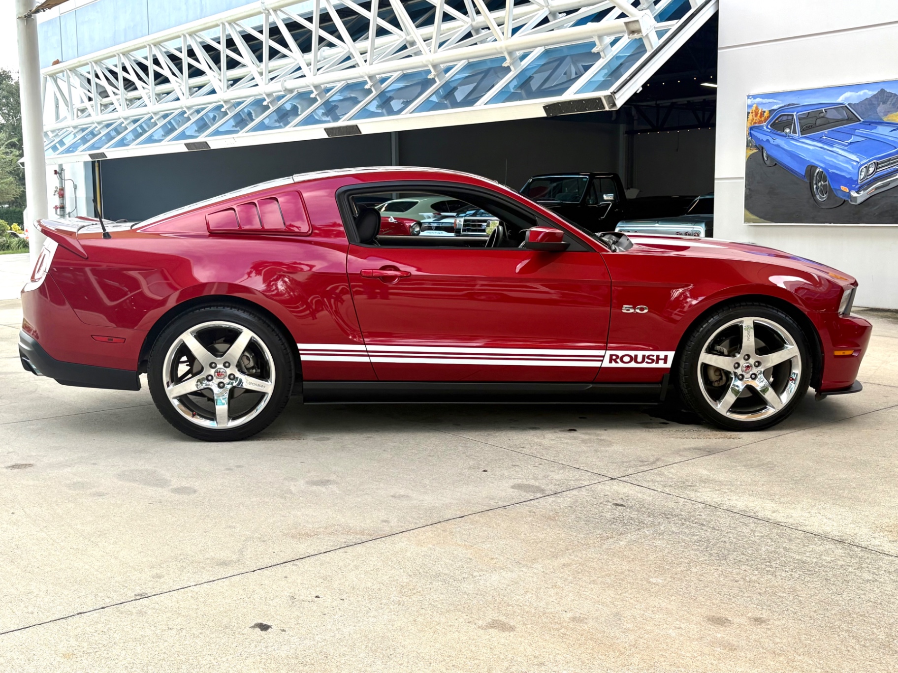 Vehicle photo 5