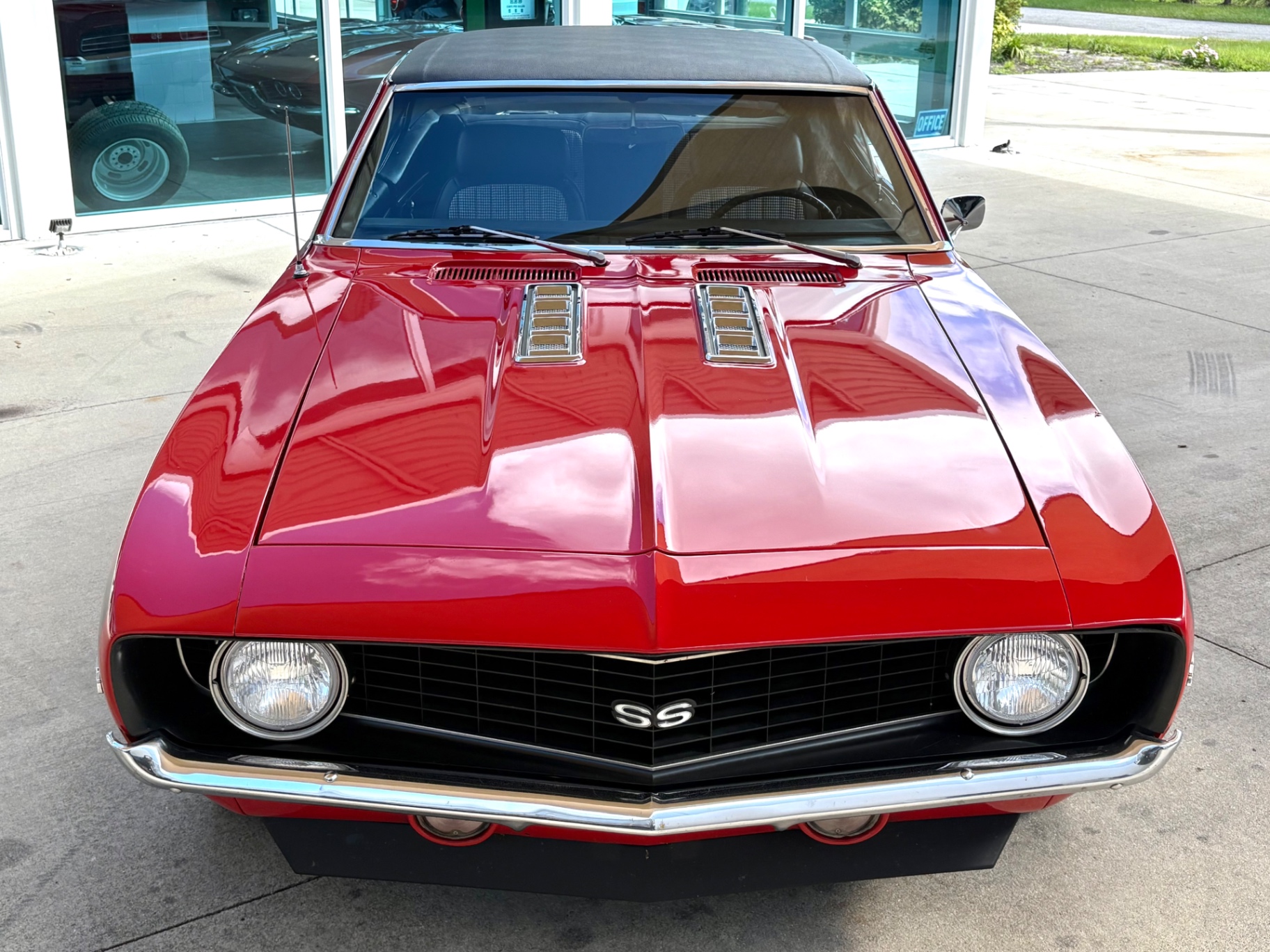 Vehicle photo 3