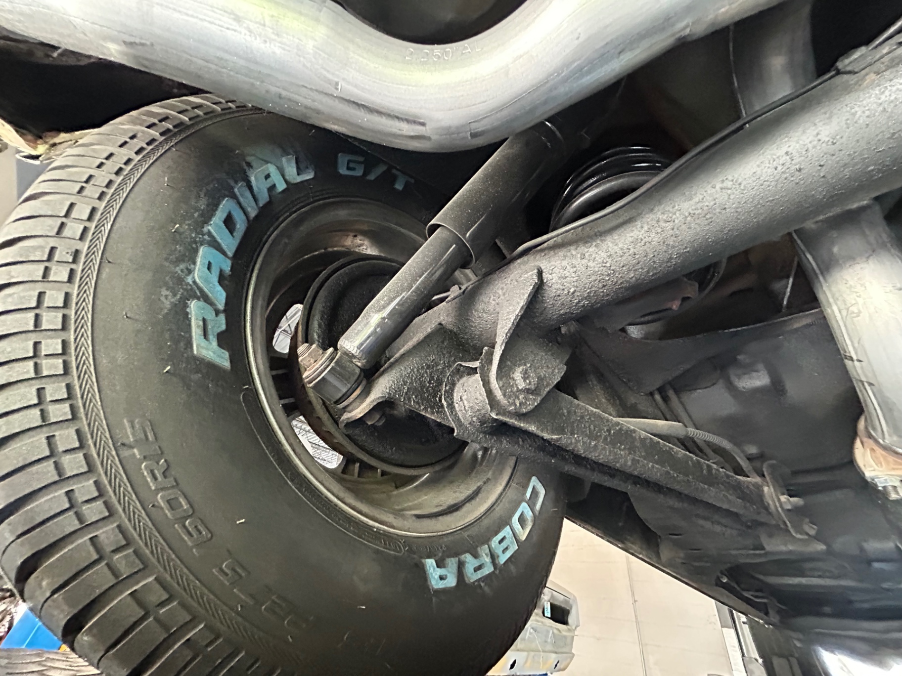 Vehicle photo 28
