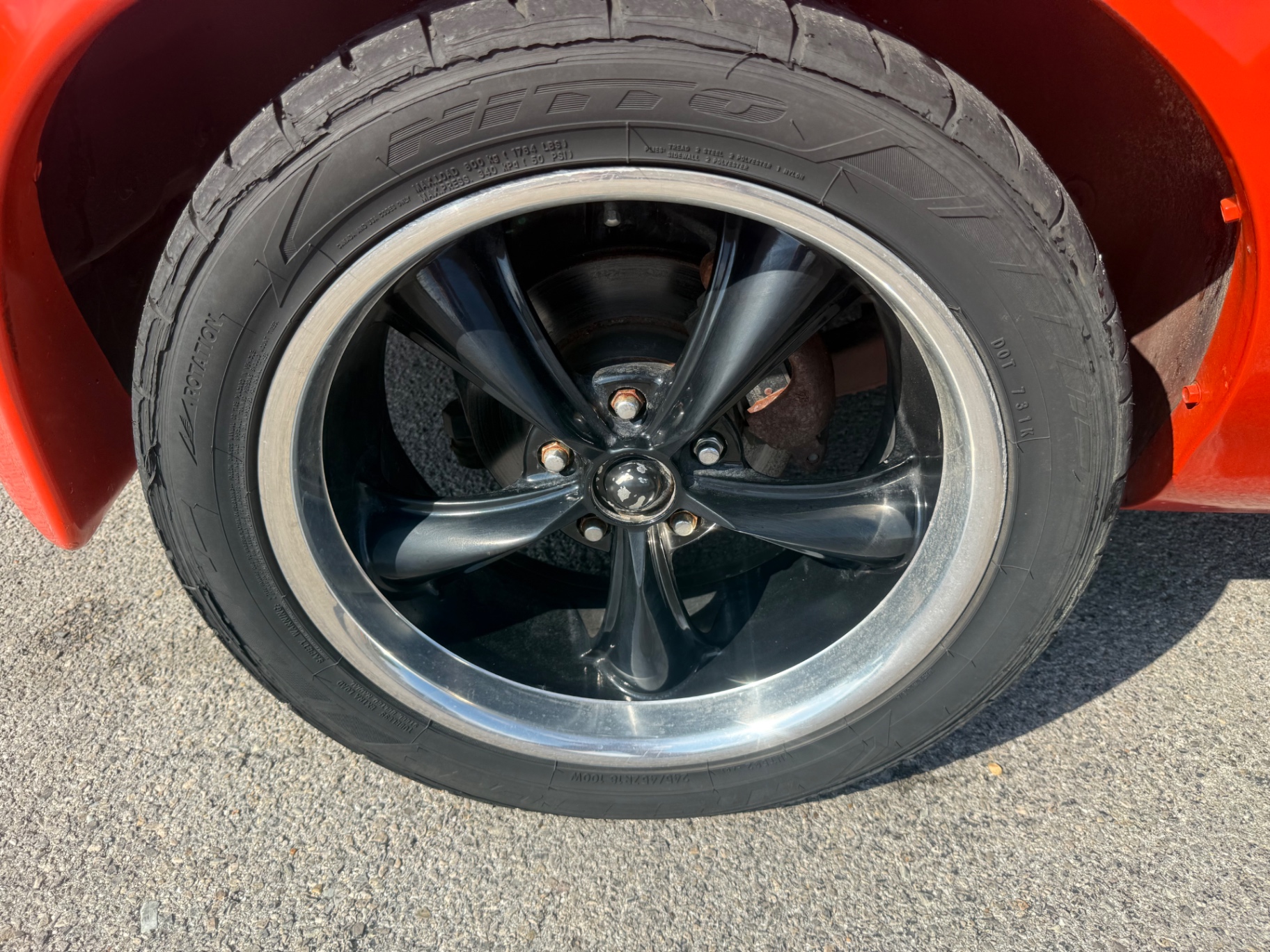 Vehicle photo 14