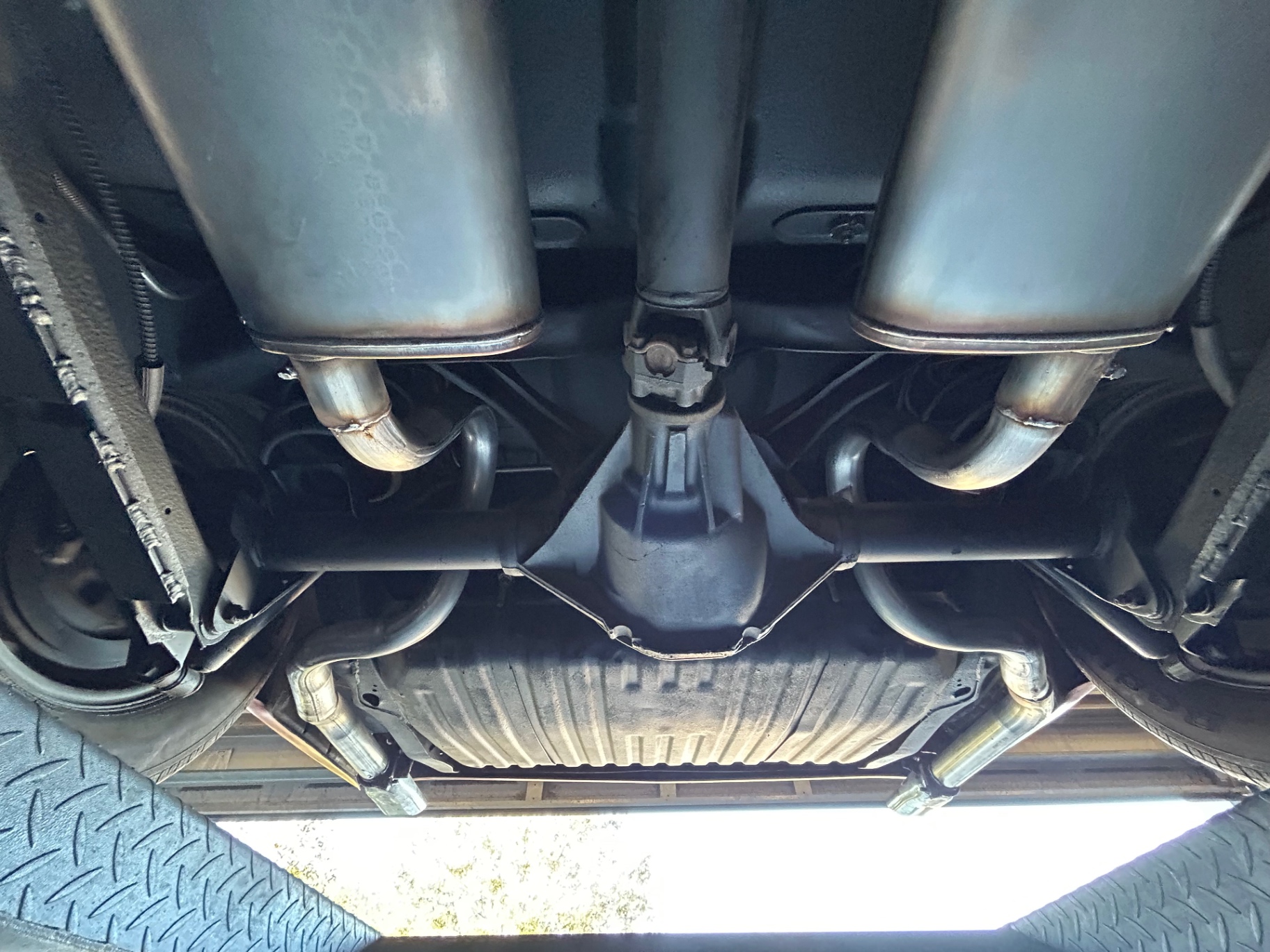 Vehicle photo 46