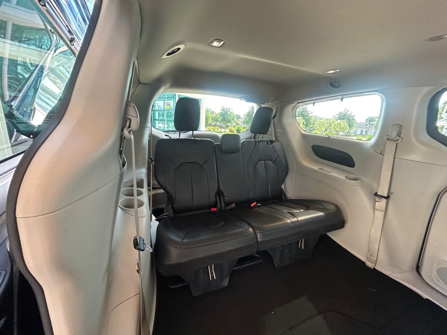 Vehicle photo 41