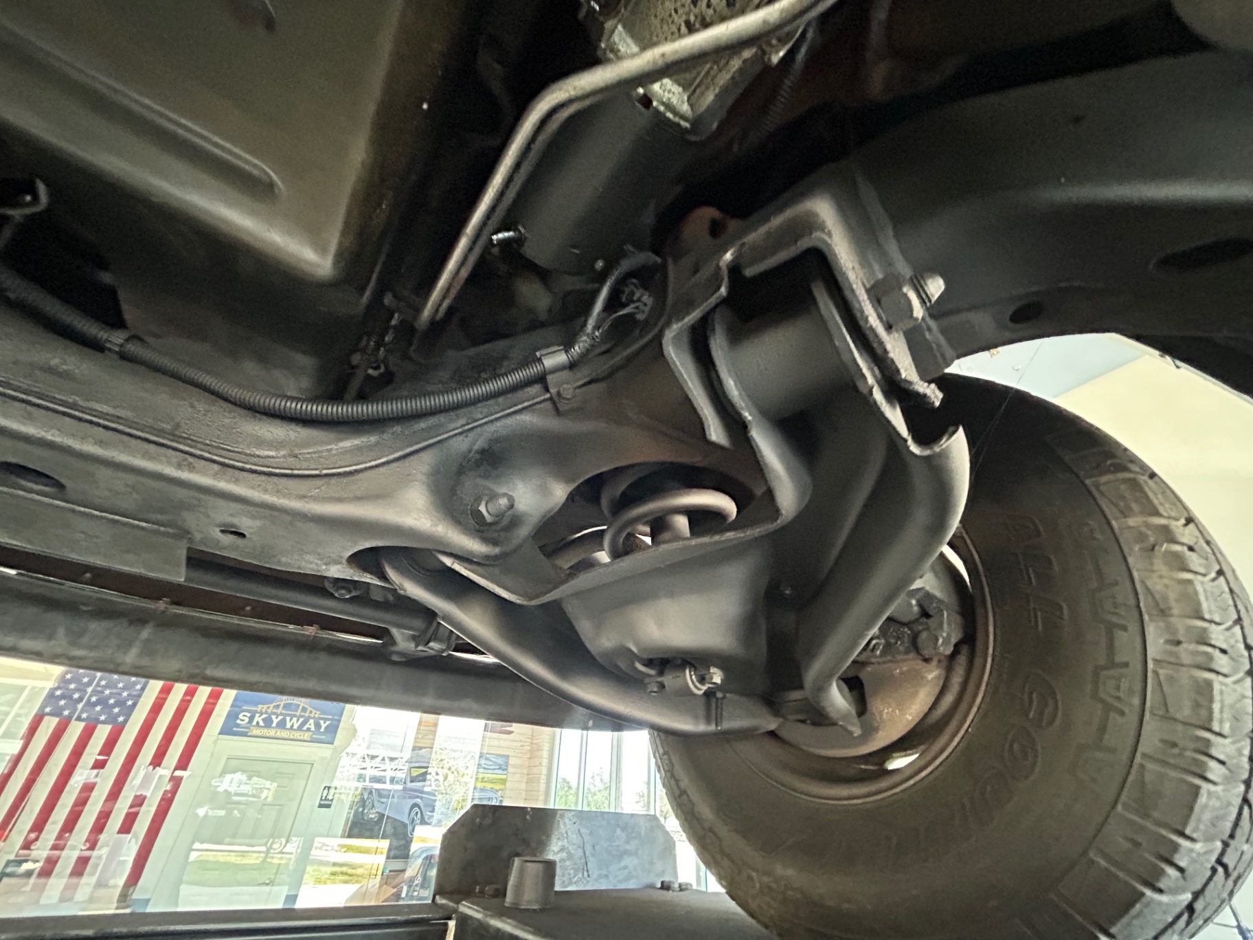 Vehicle photo 45