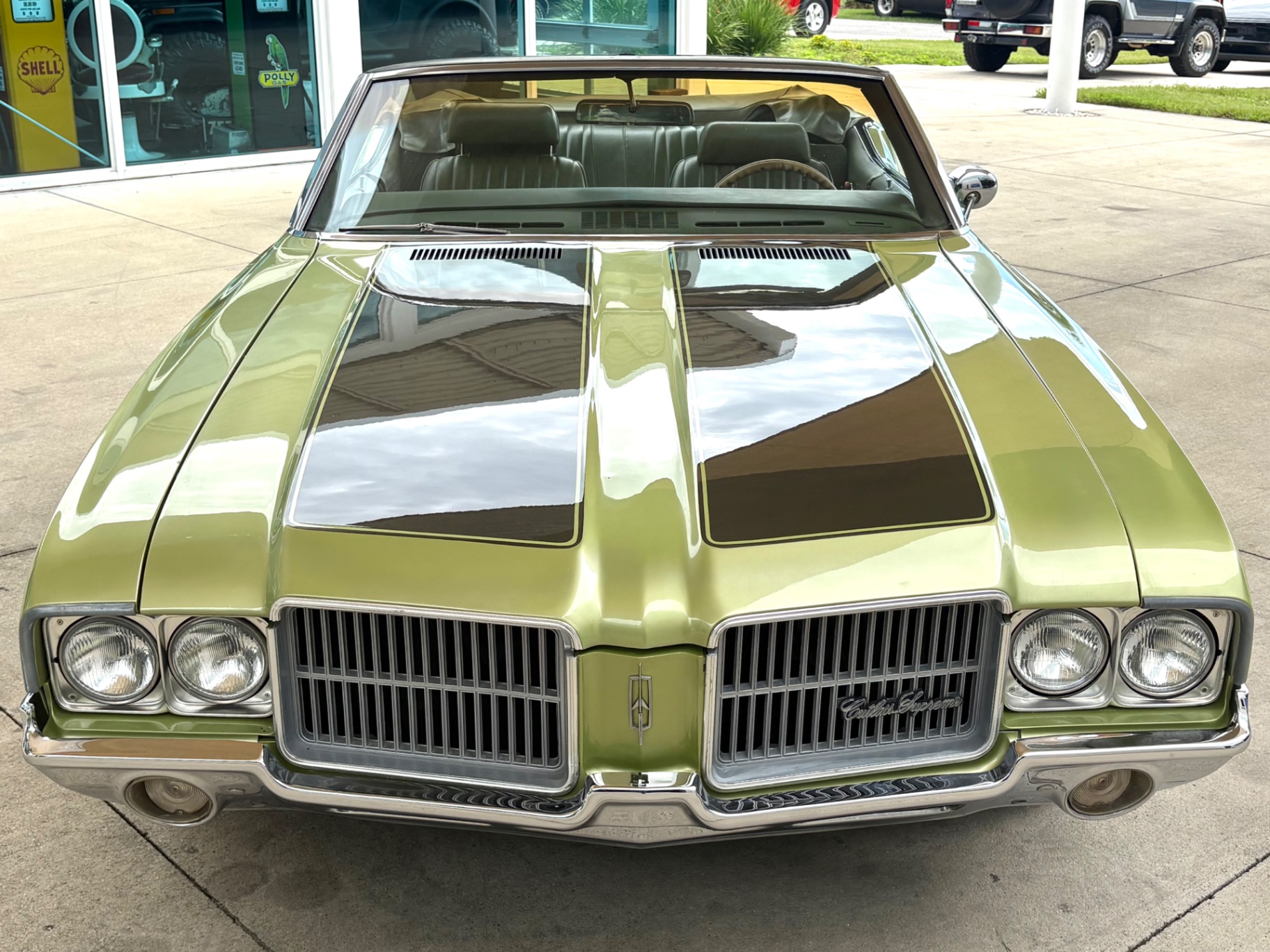 Vehicle photo 3