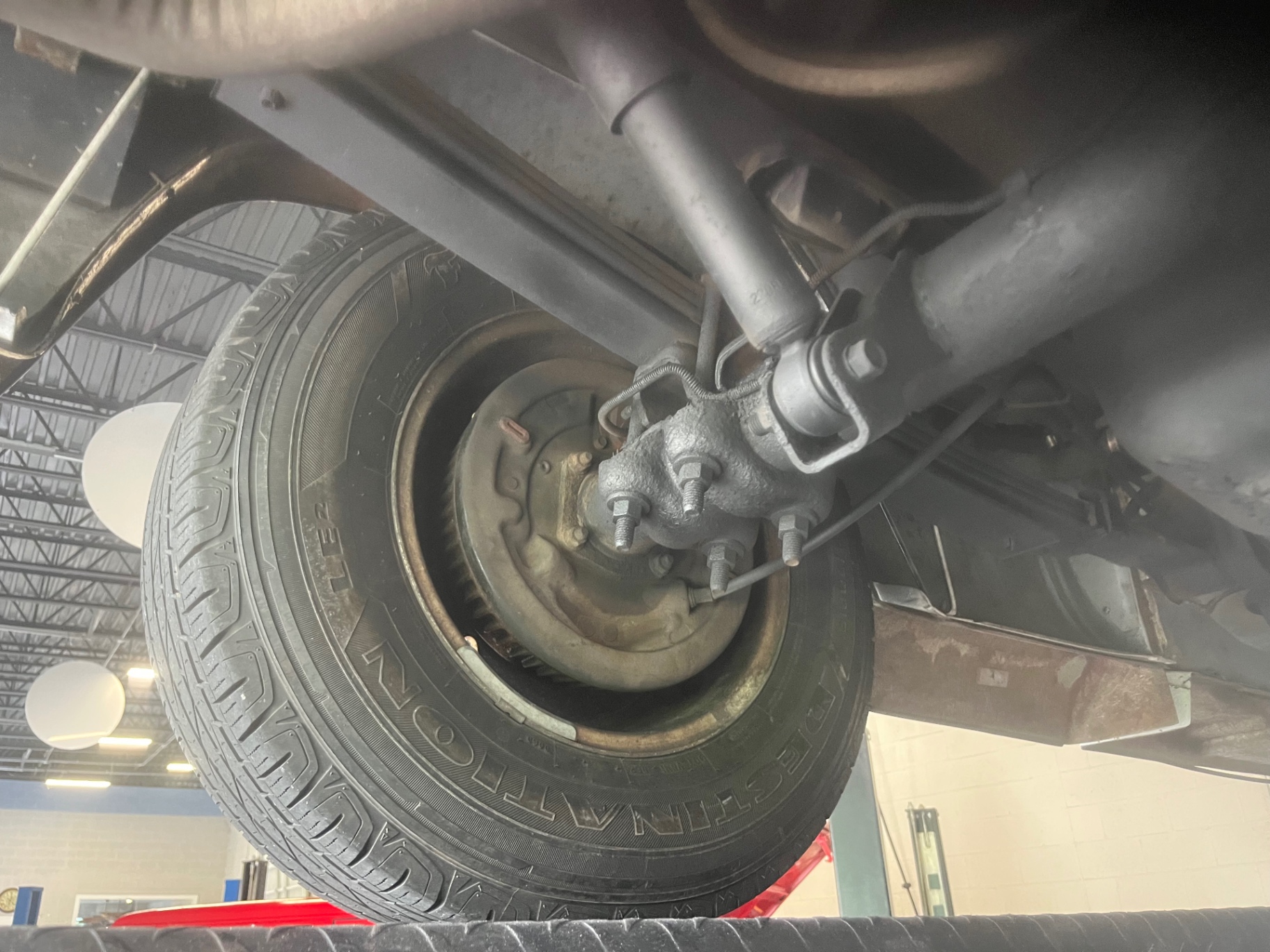 Vehicle photo 30
