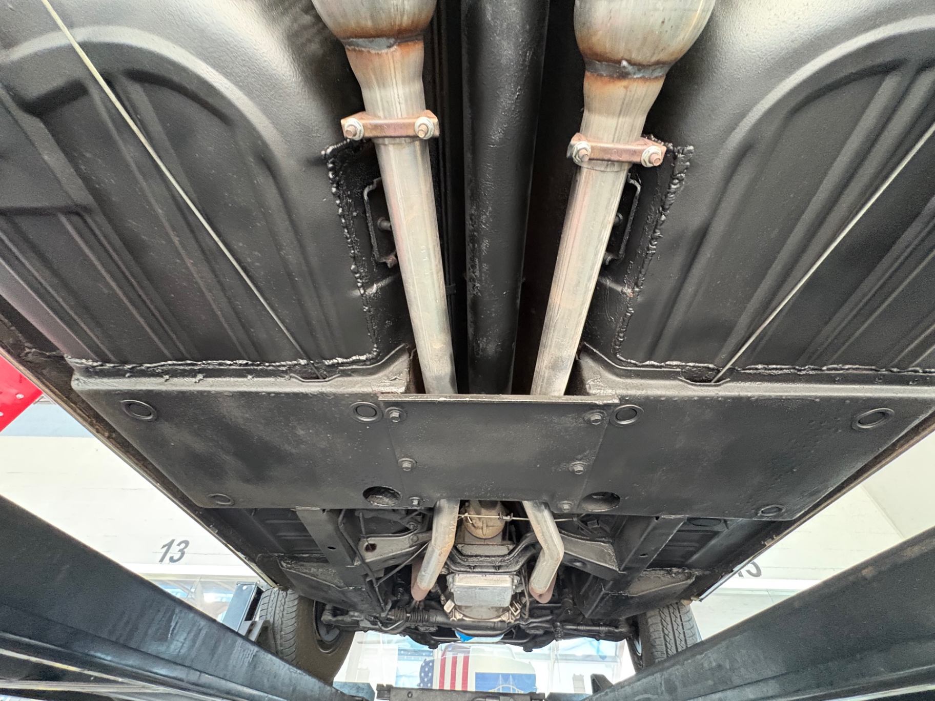Vehicle photo 54