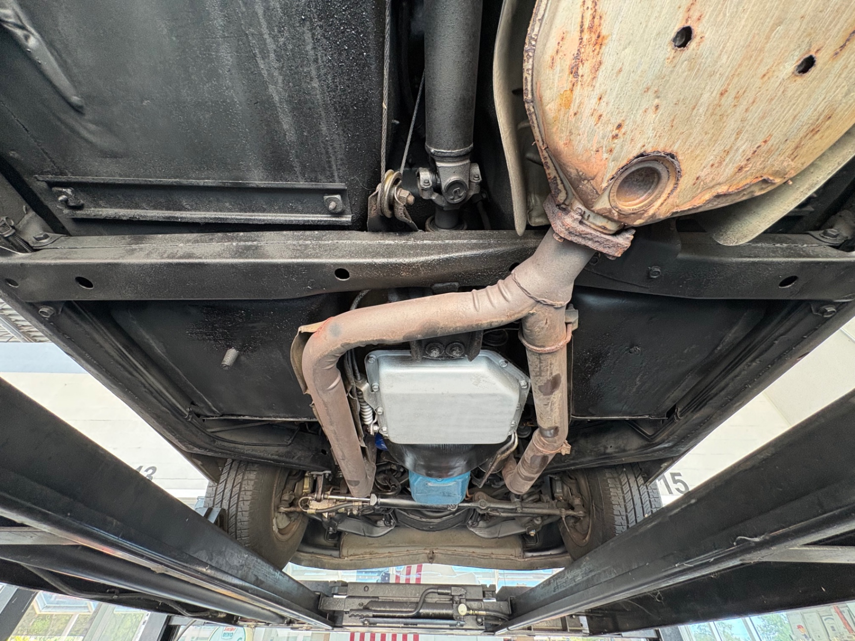 Vehicle photo 46