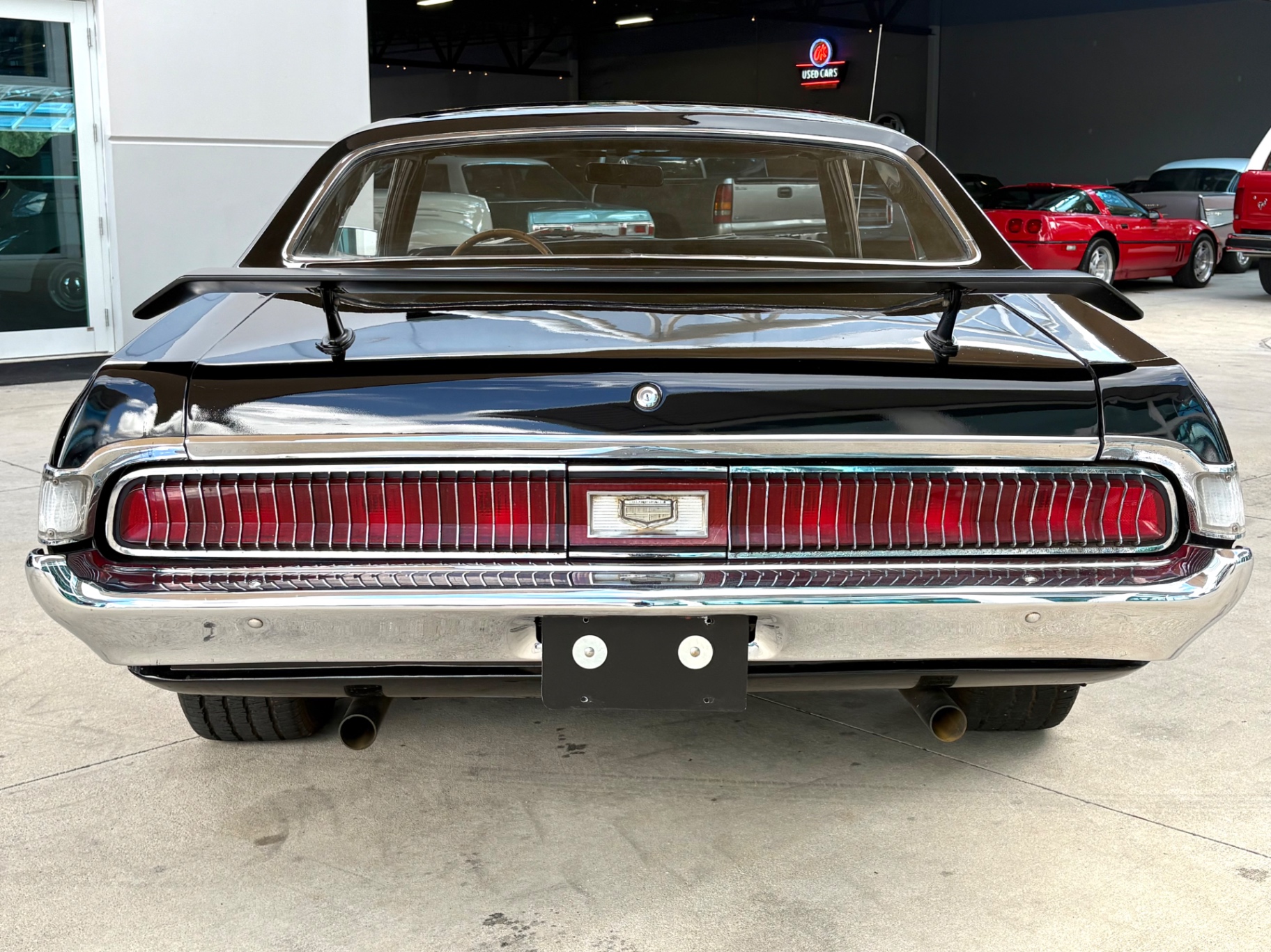 Vehicle photo 7