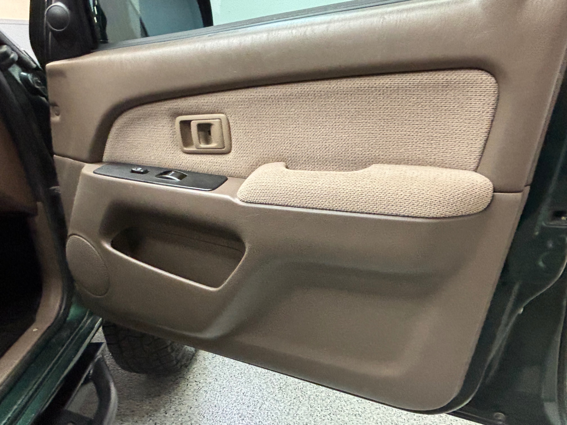 Vehicle photo 36