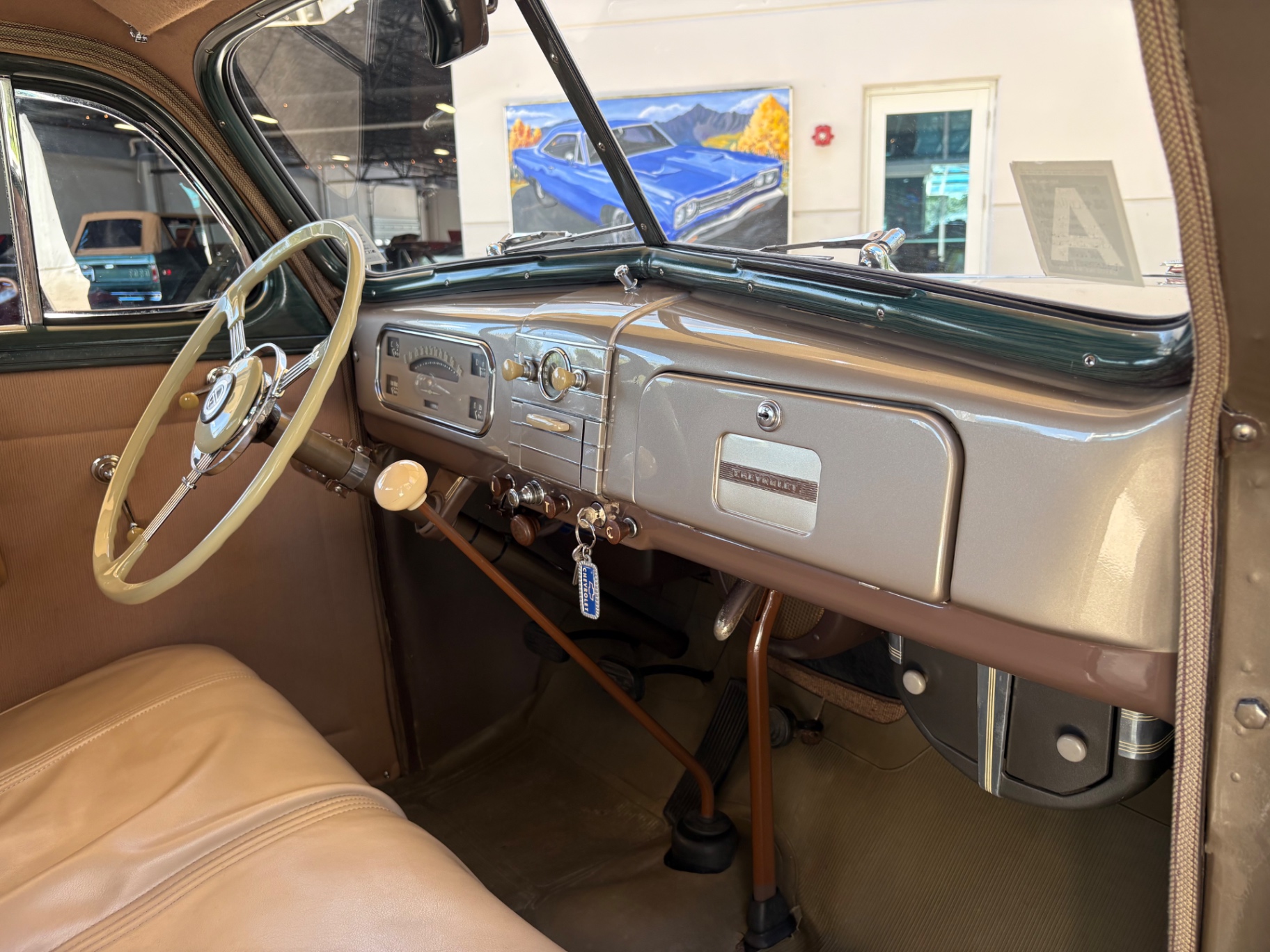 Vehicle photo 33