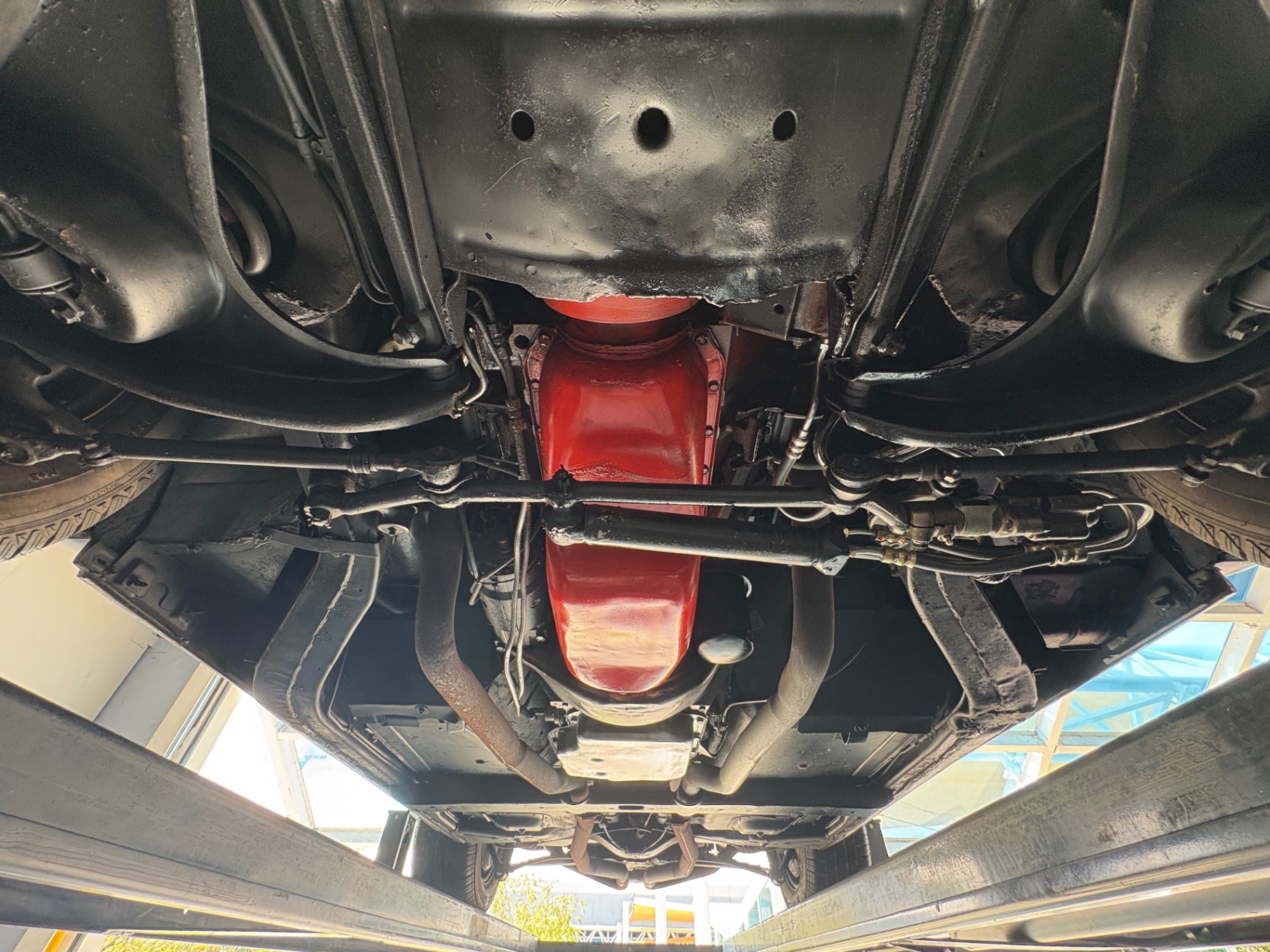 Vehicle photo 52