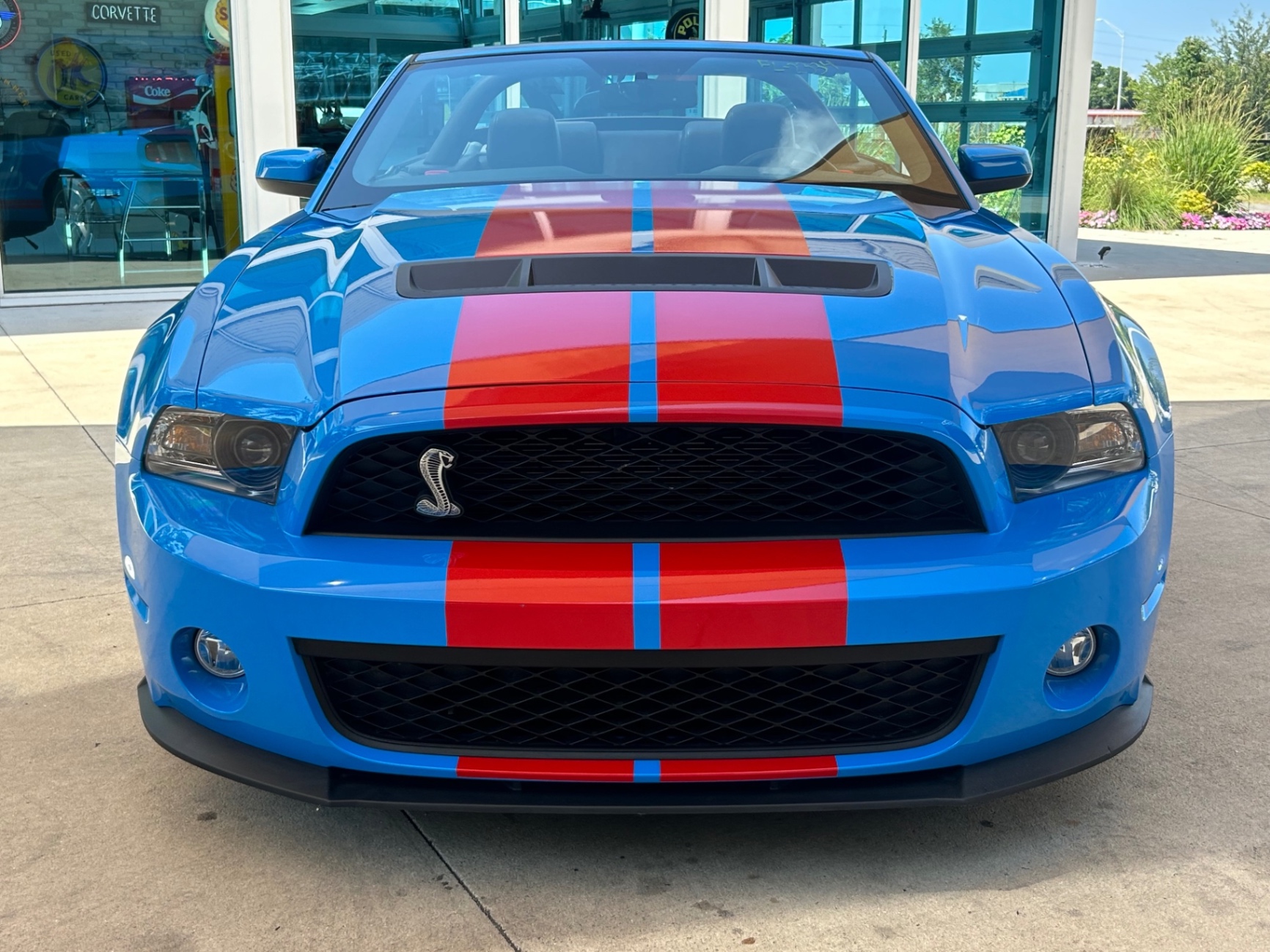 Vehicle photo 2