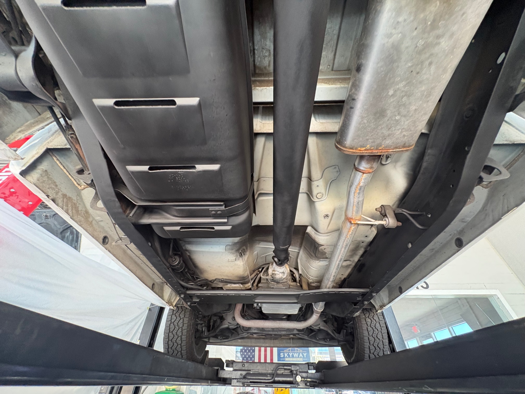 Vehicle photo 45