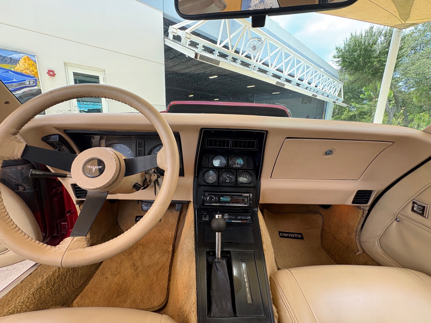Vehicle photo 35