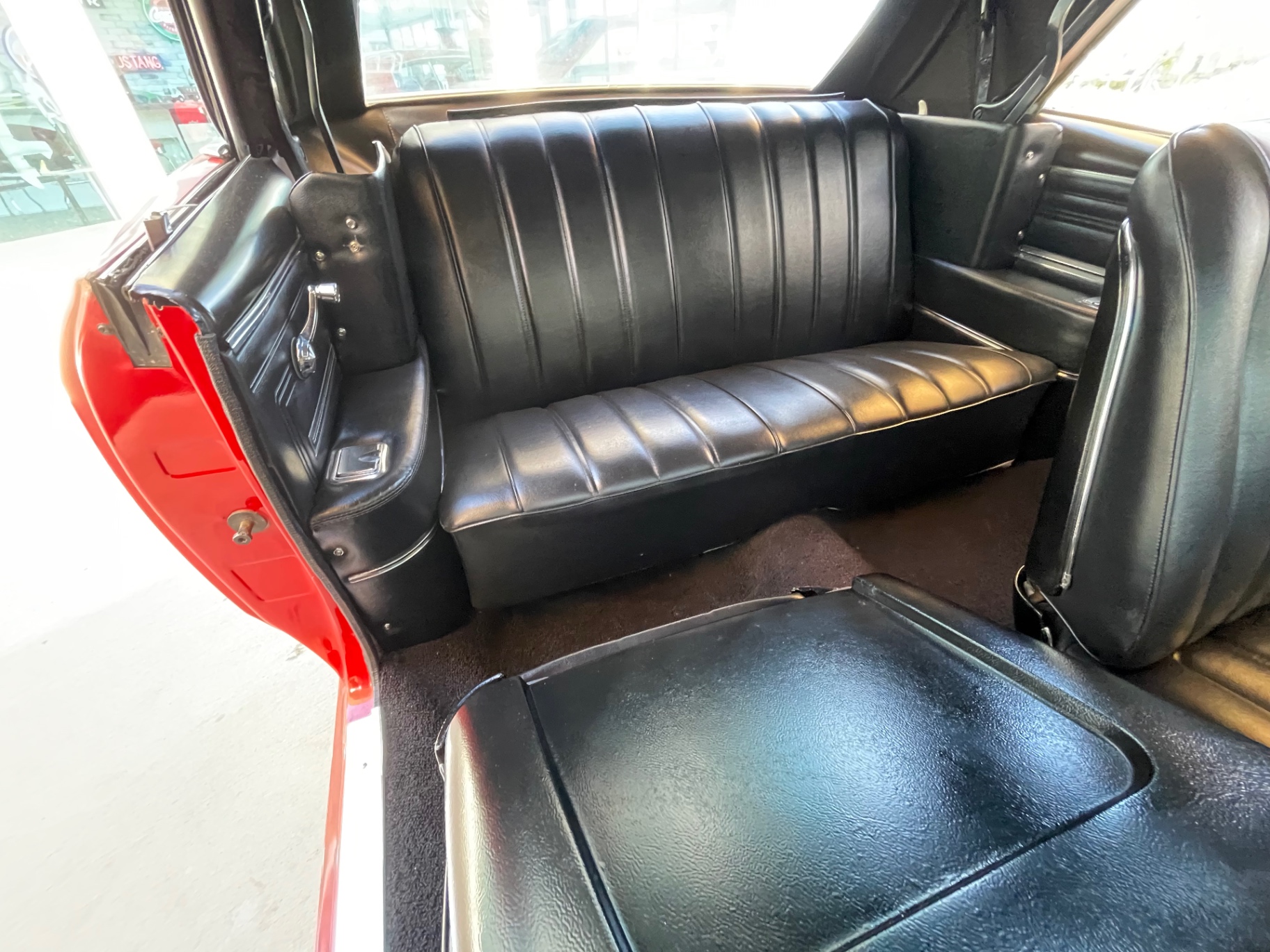 Vehicle photo 34