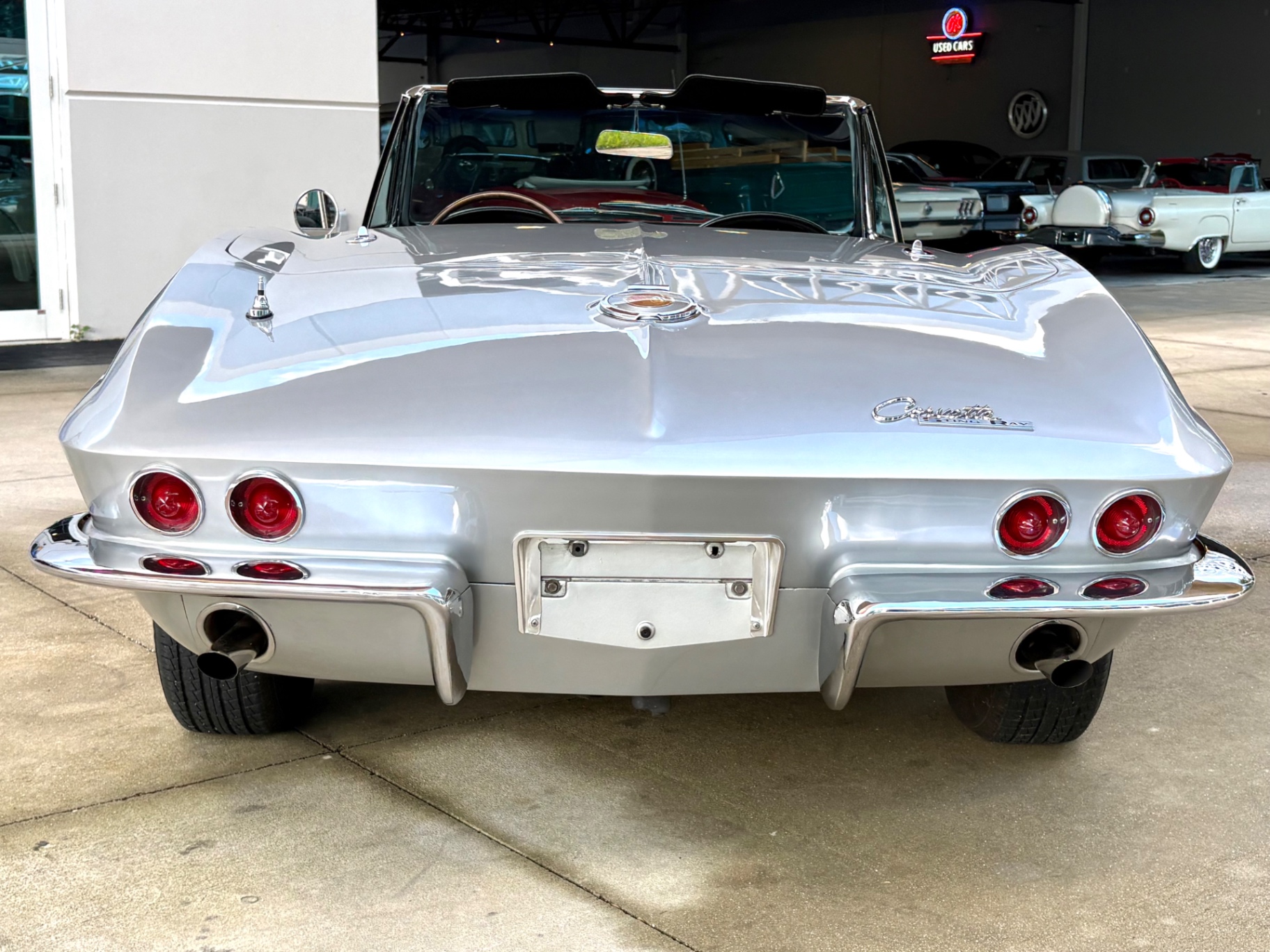 Vehicle photo 7