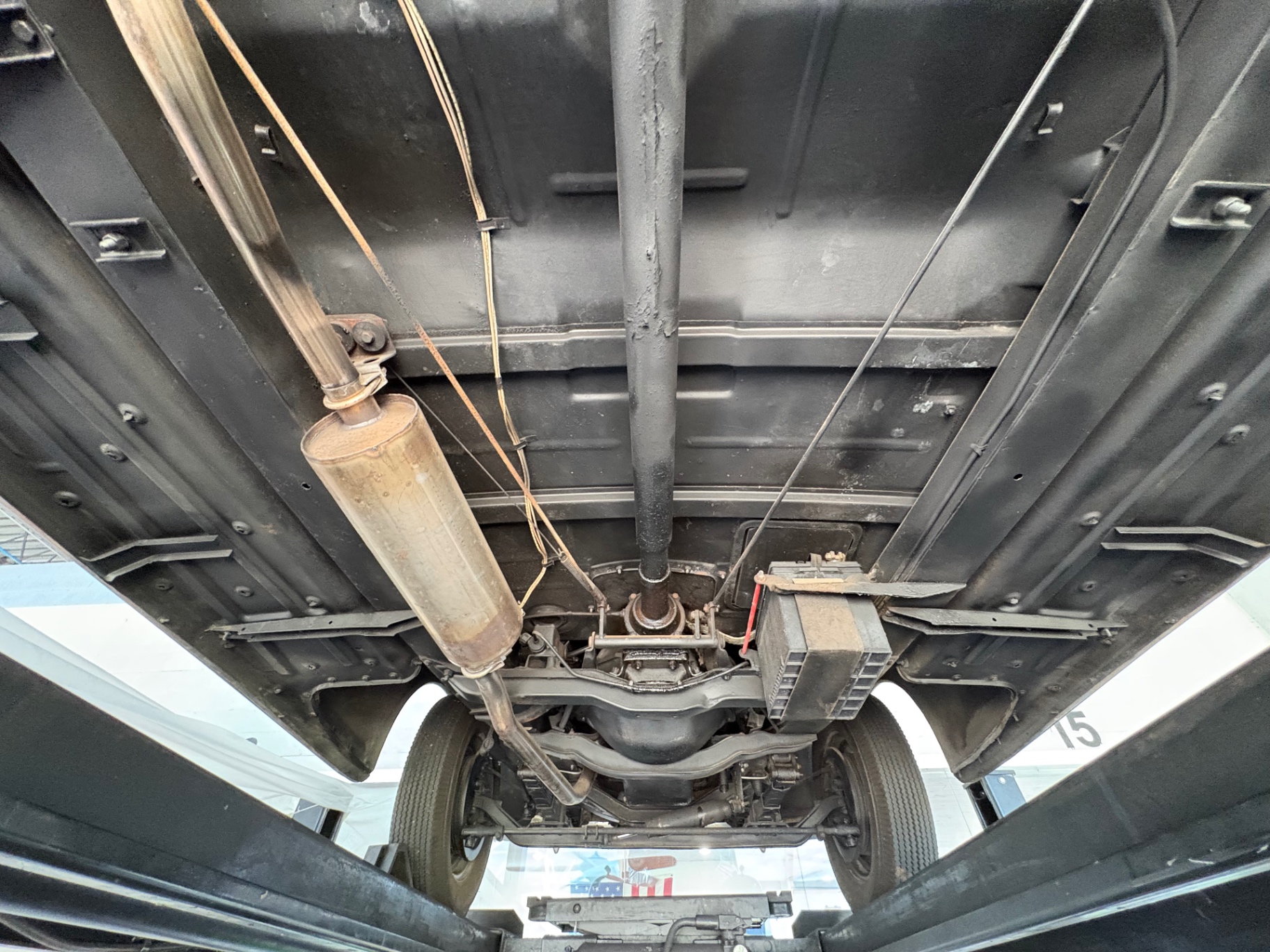 Vehicle photo 42