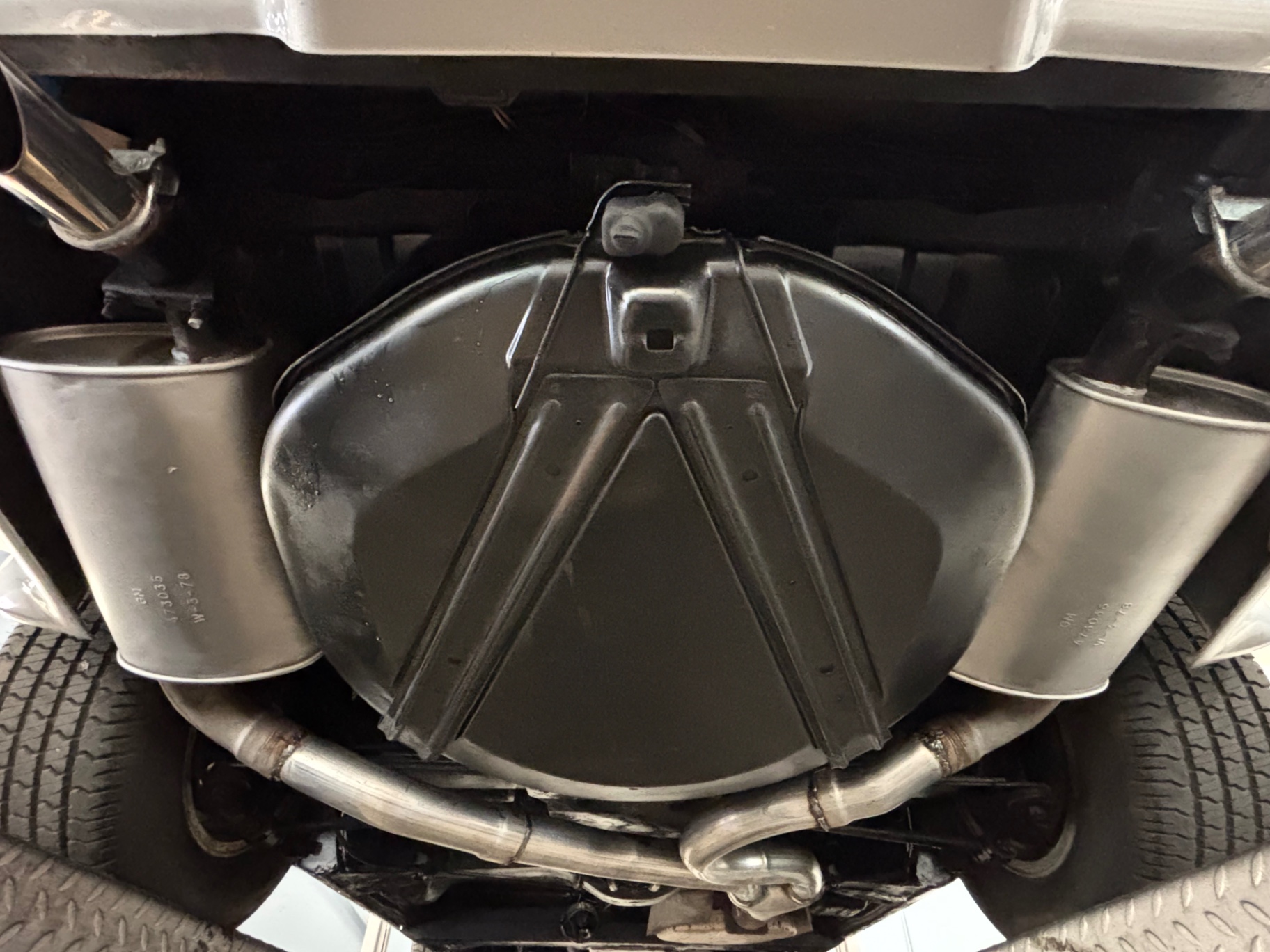 Vehicle photo 33