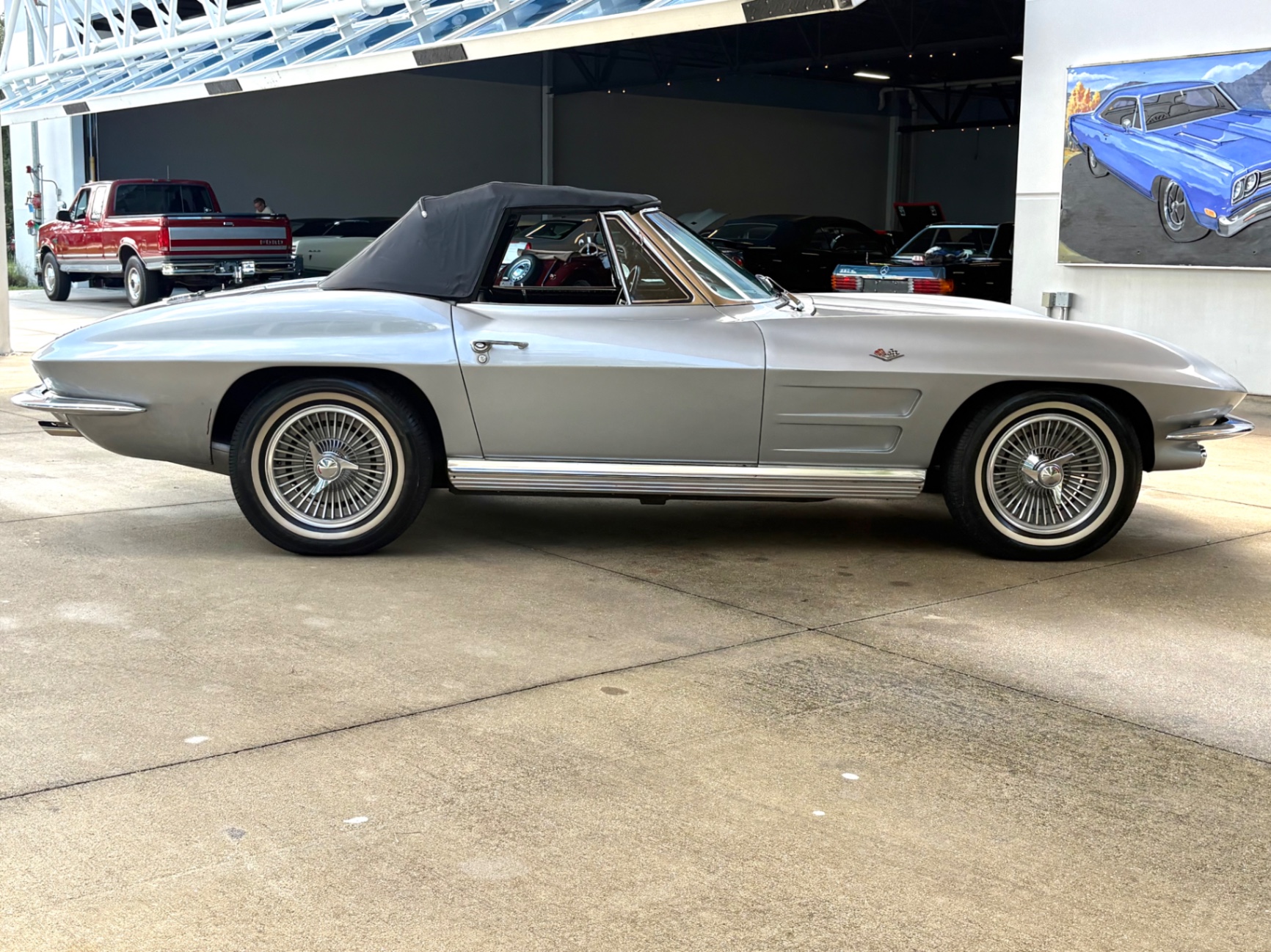 Vehicle photo 22