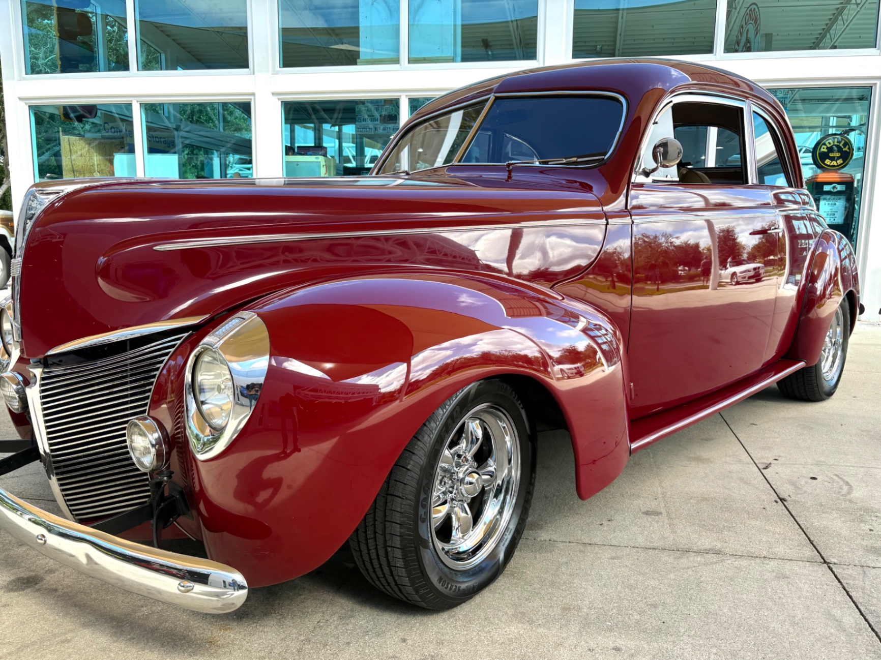 Vehicle photo 11