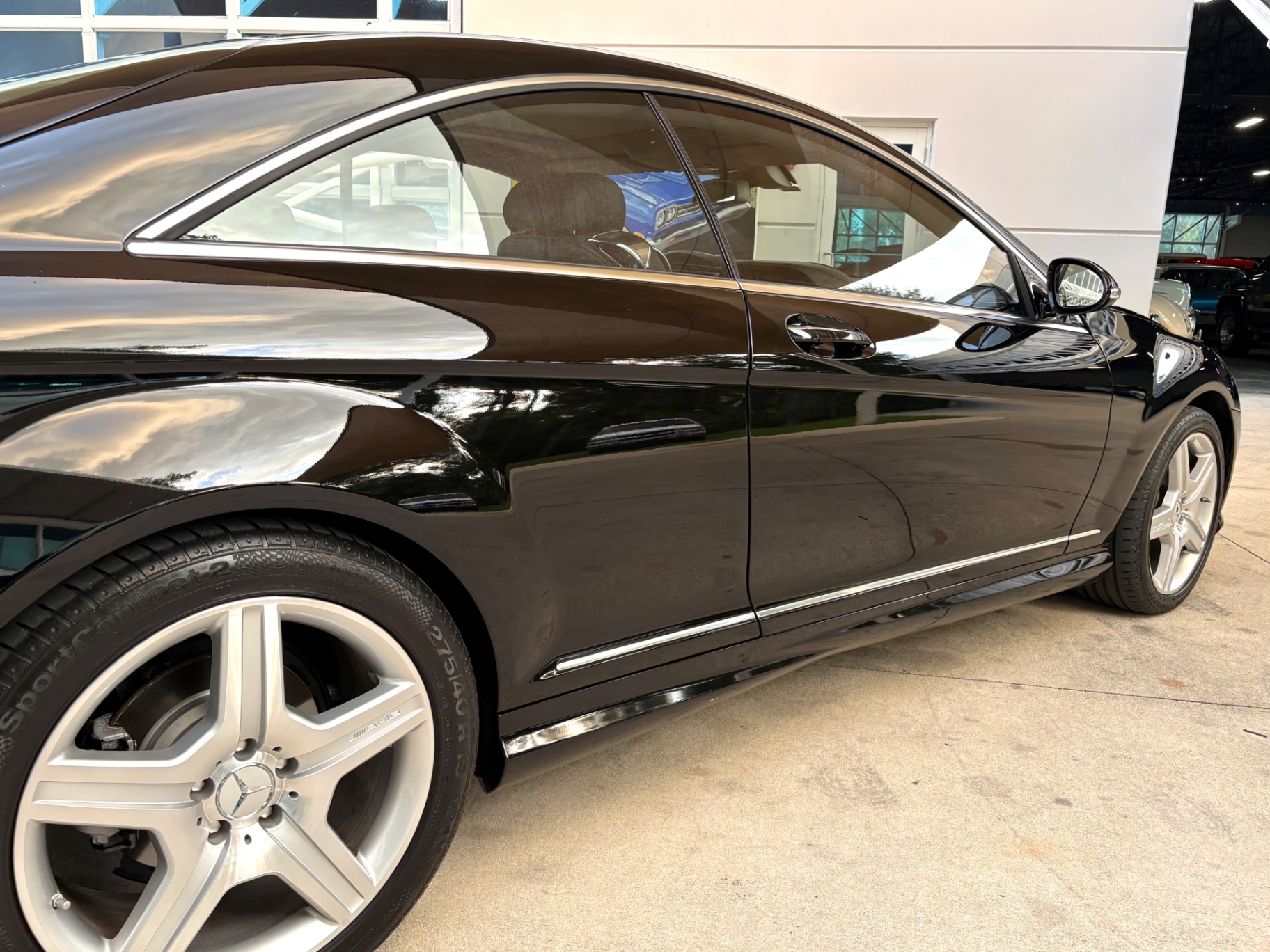 Vehicle photo 17