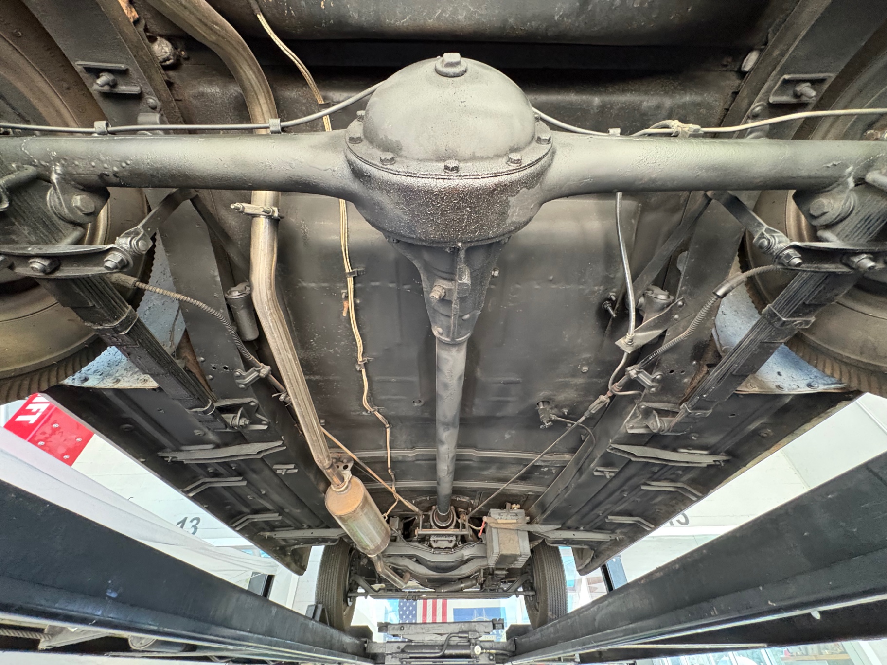Vehicle photo 38