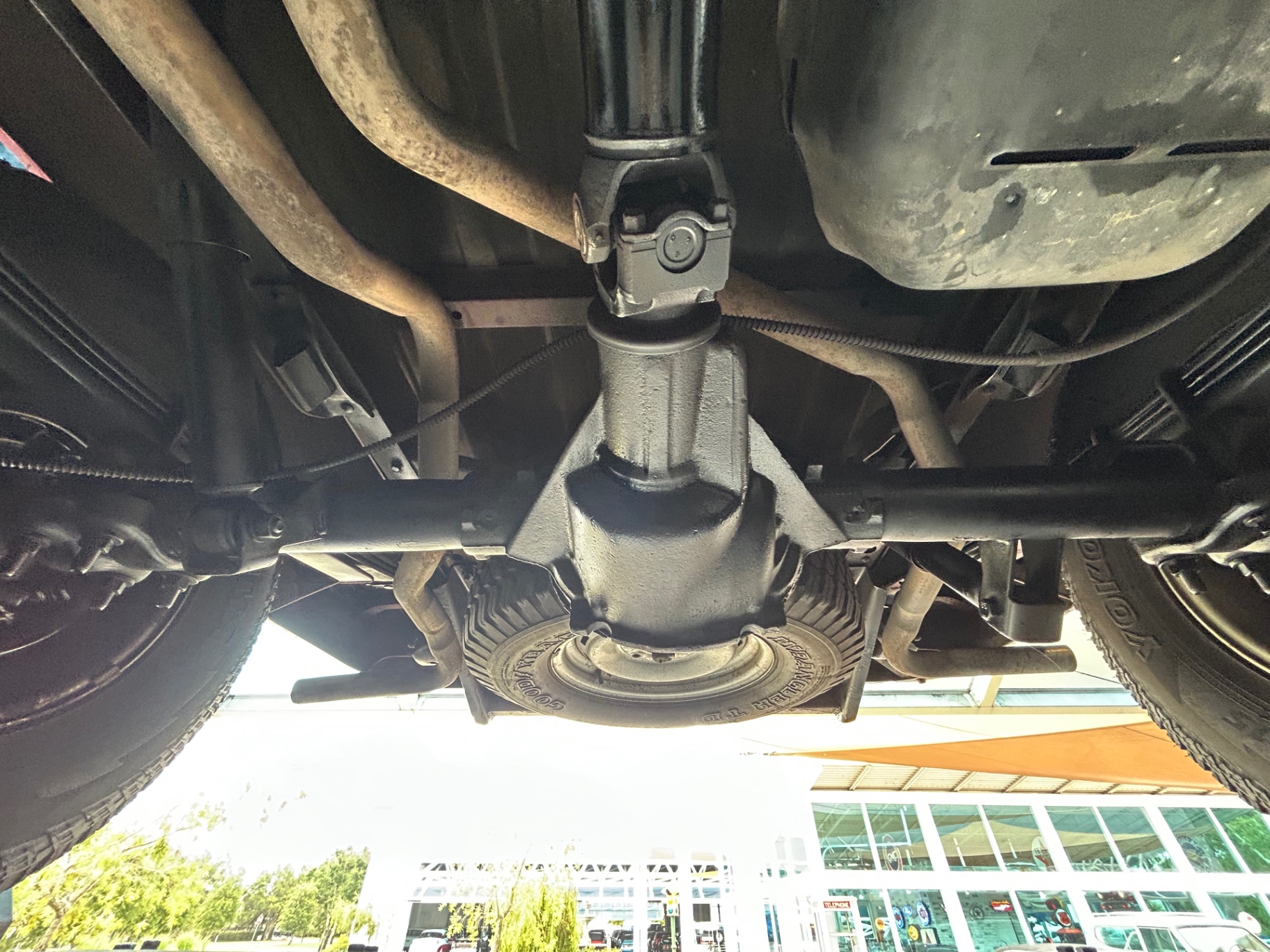 Vehicle photo 56