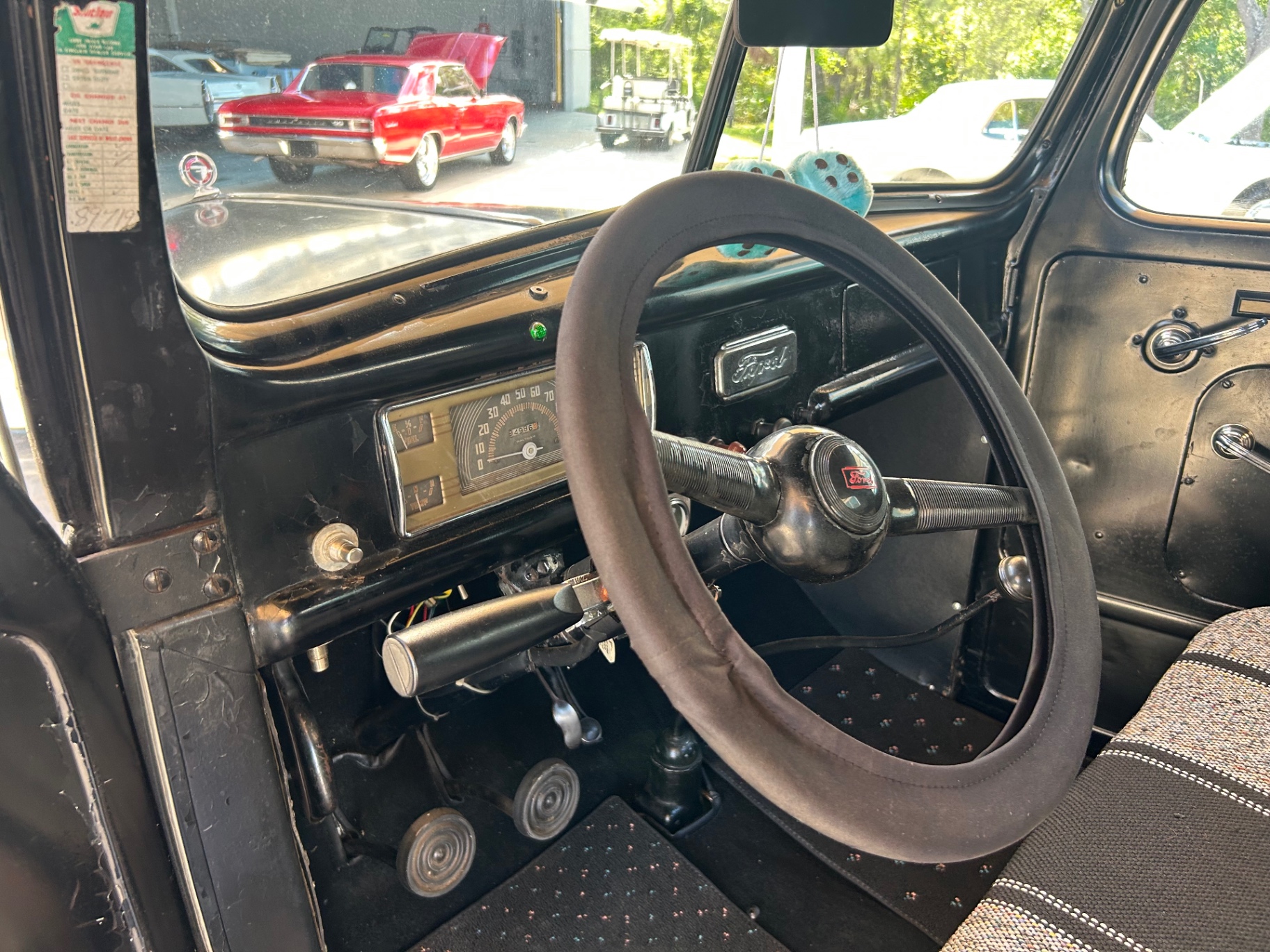 Vehicle photo 30