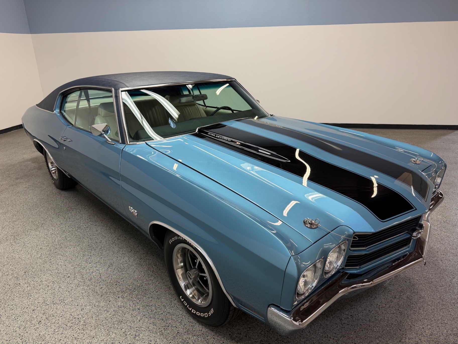 Vehicle photo 41