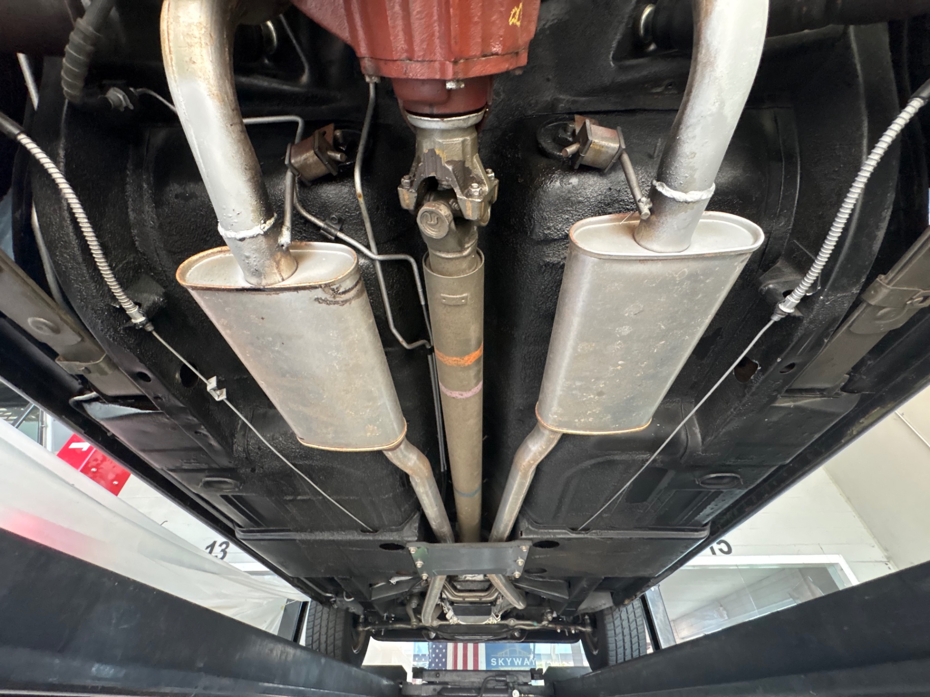 Vehicle photo 52