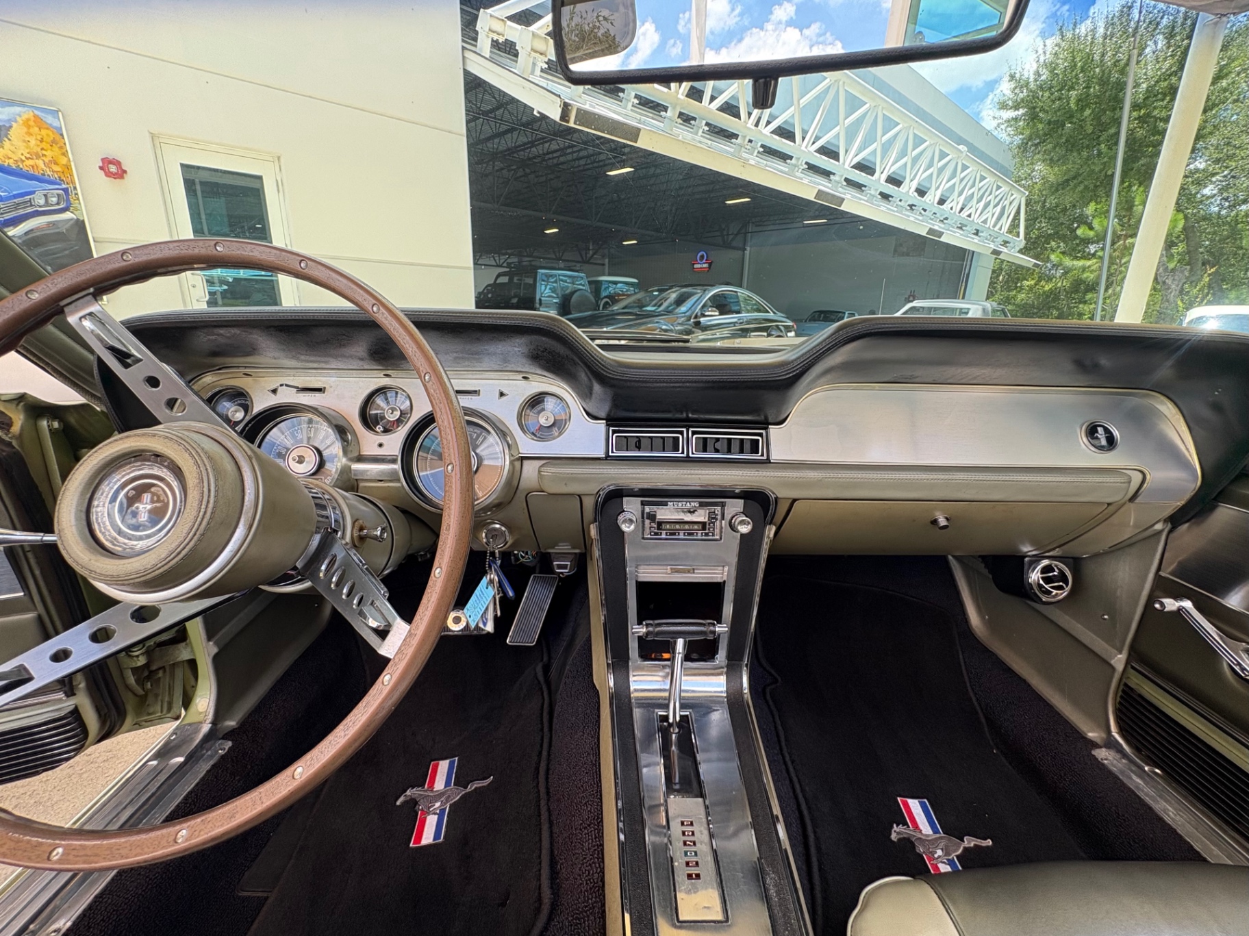 Vehicle photo 42