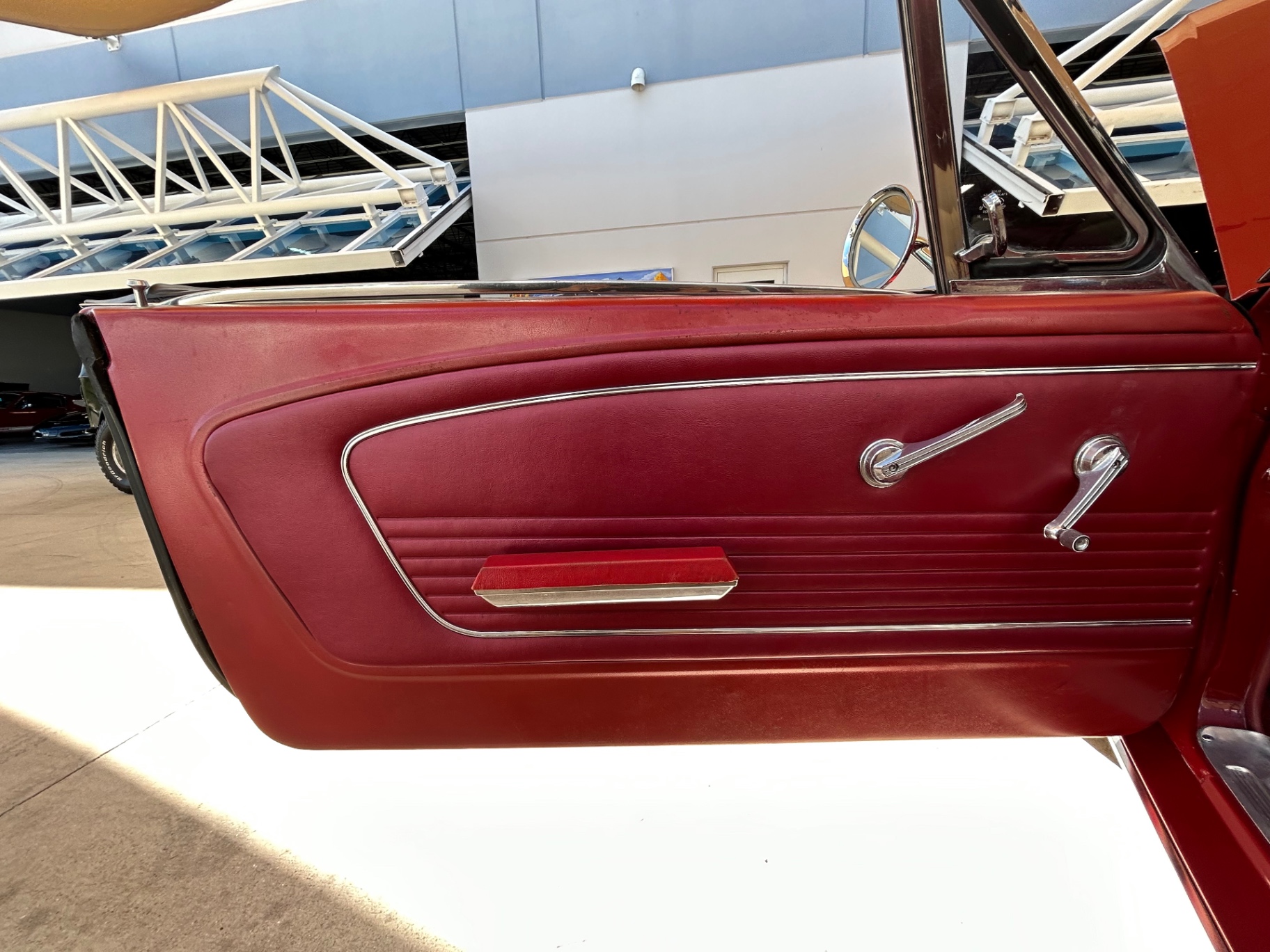 Vehicle photo 22
